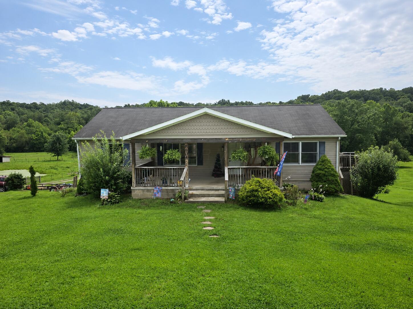 8005 Stone Castle Road Property Photo 1