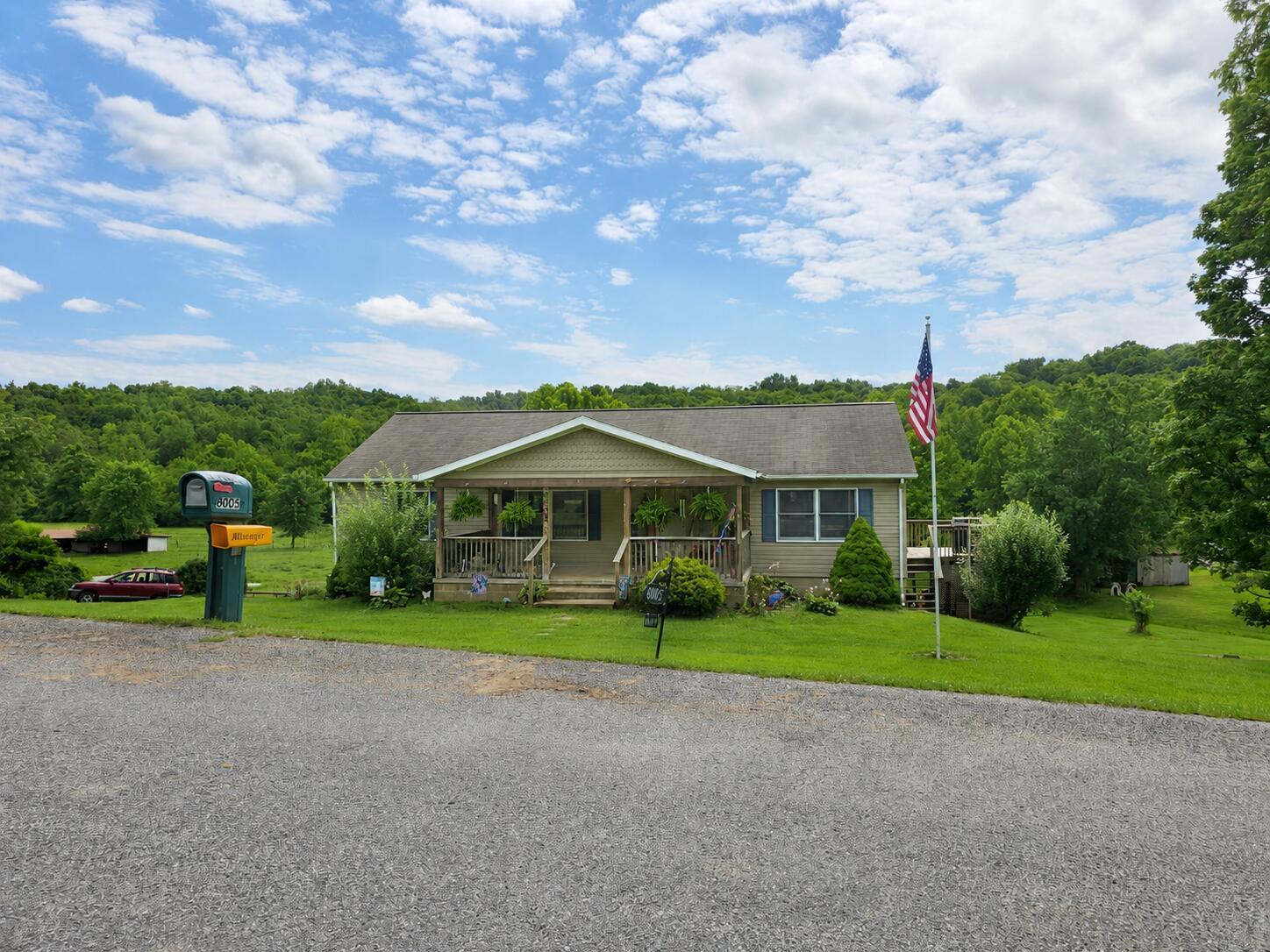 8005 Stone Castle Road Property Photo 3