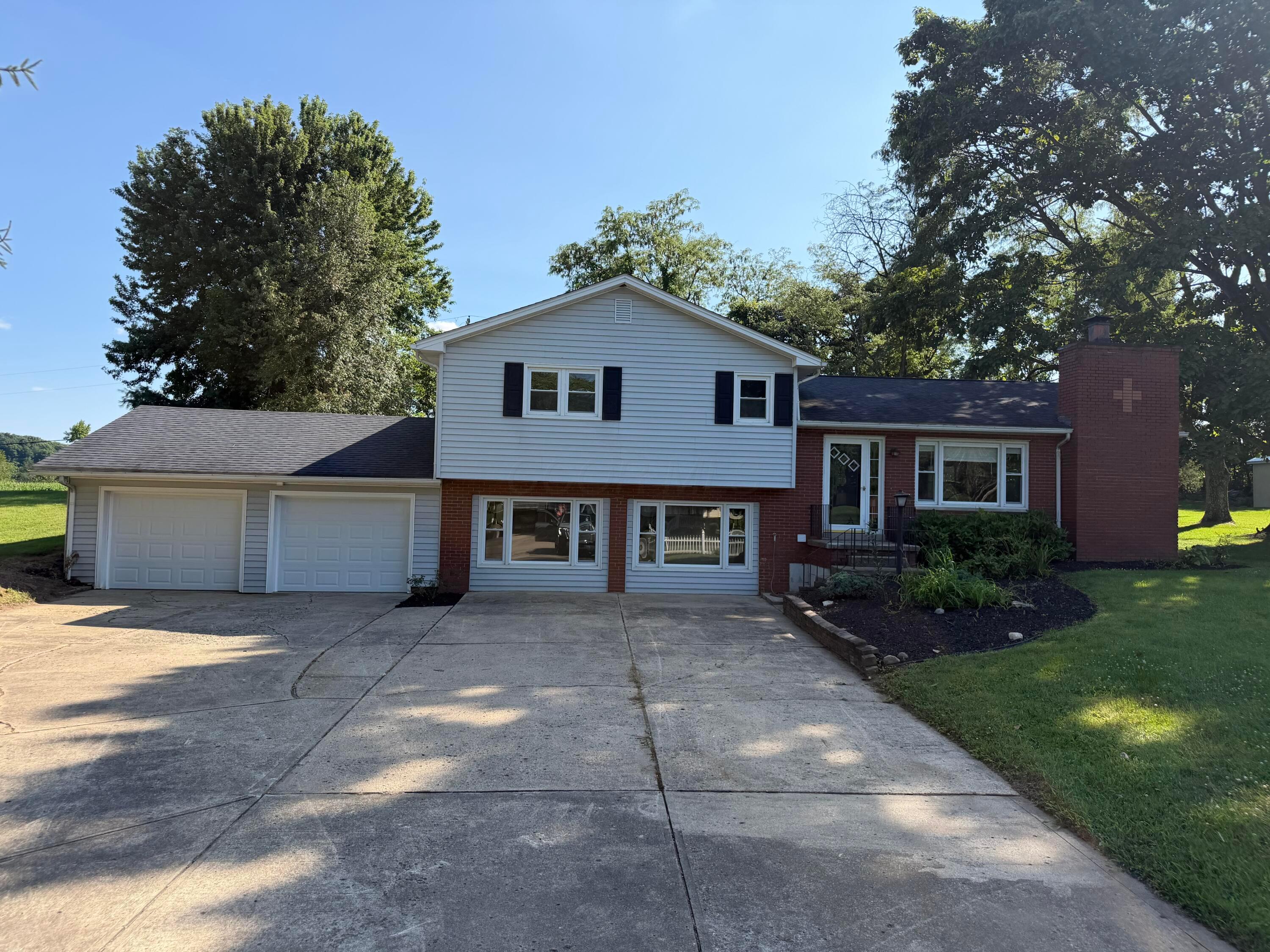 3228 Meadowbrook Drive Ne Property Photo 1