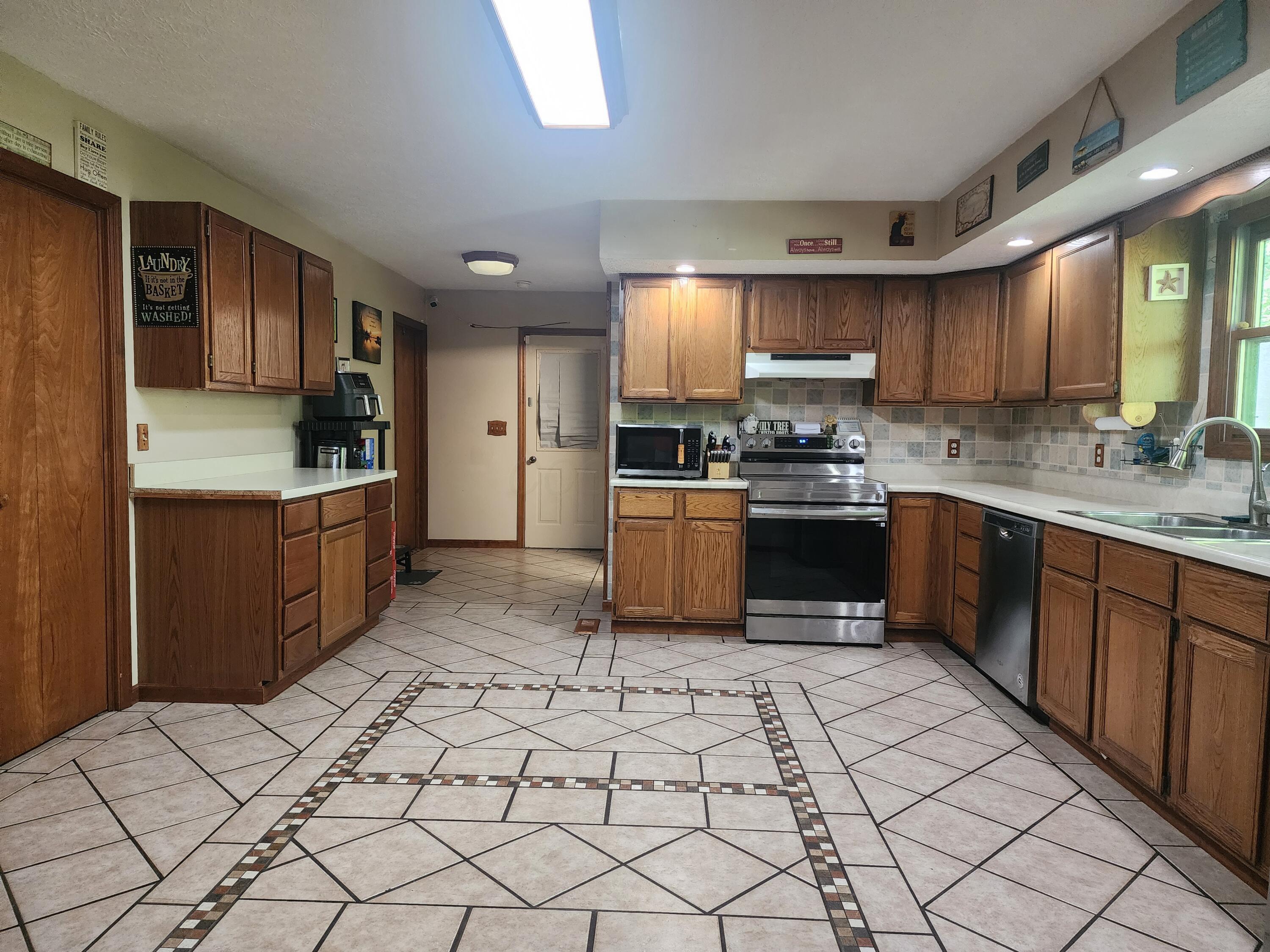 2476 Watseka Drive Property Photo 11