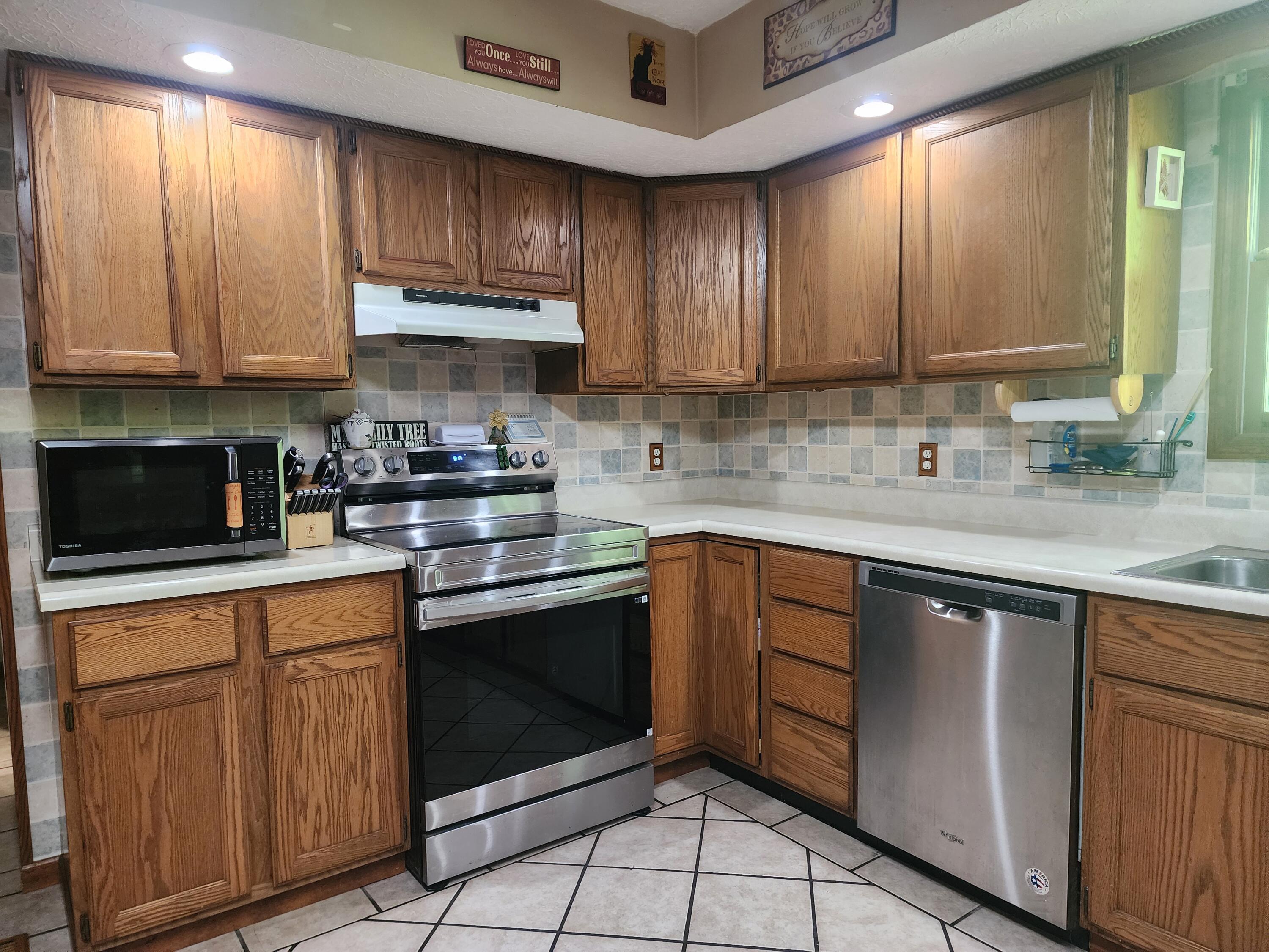 2476 Watseka Drive Property Photo 15