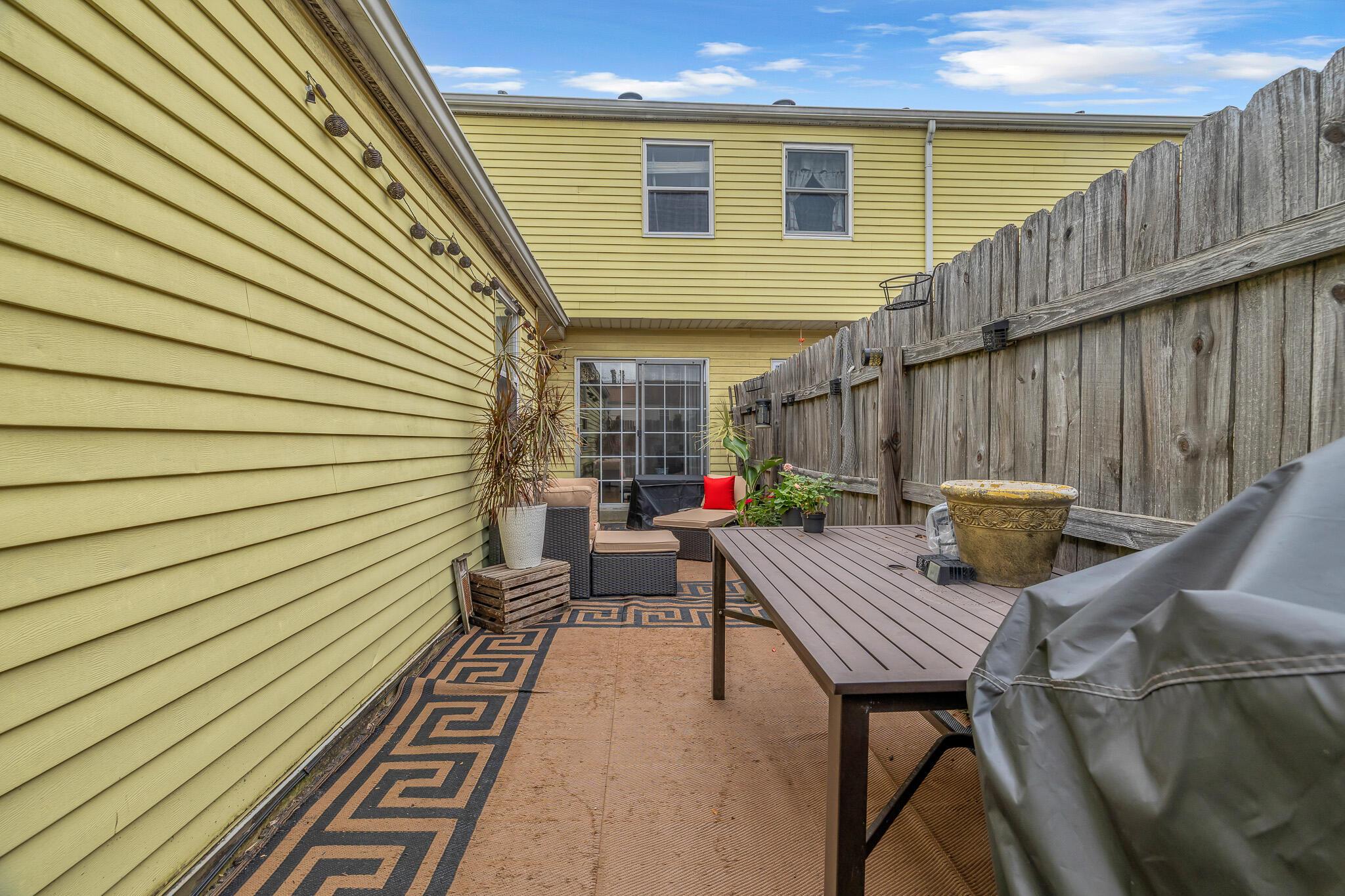 1622 Park Row Drive, B Property Photo 18