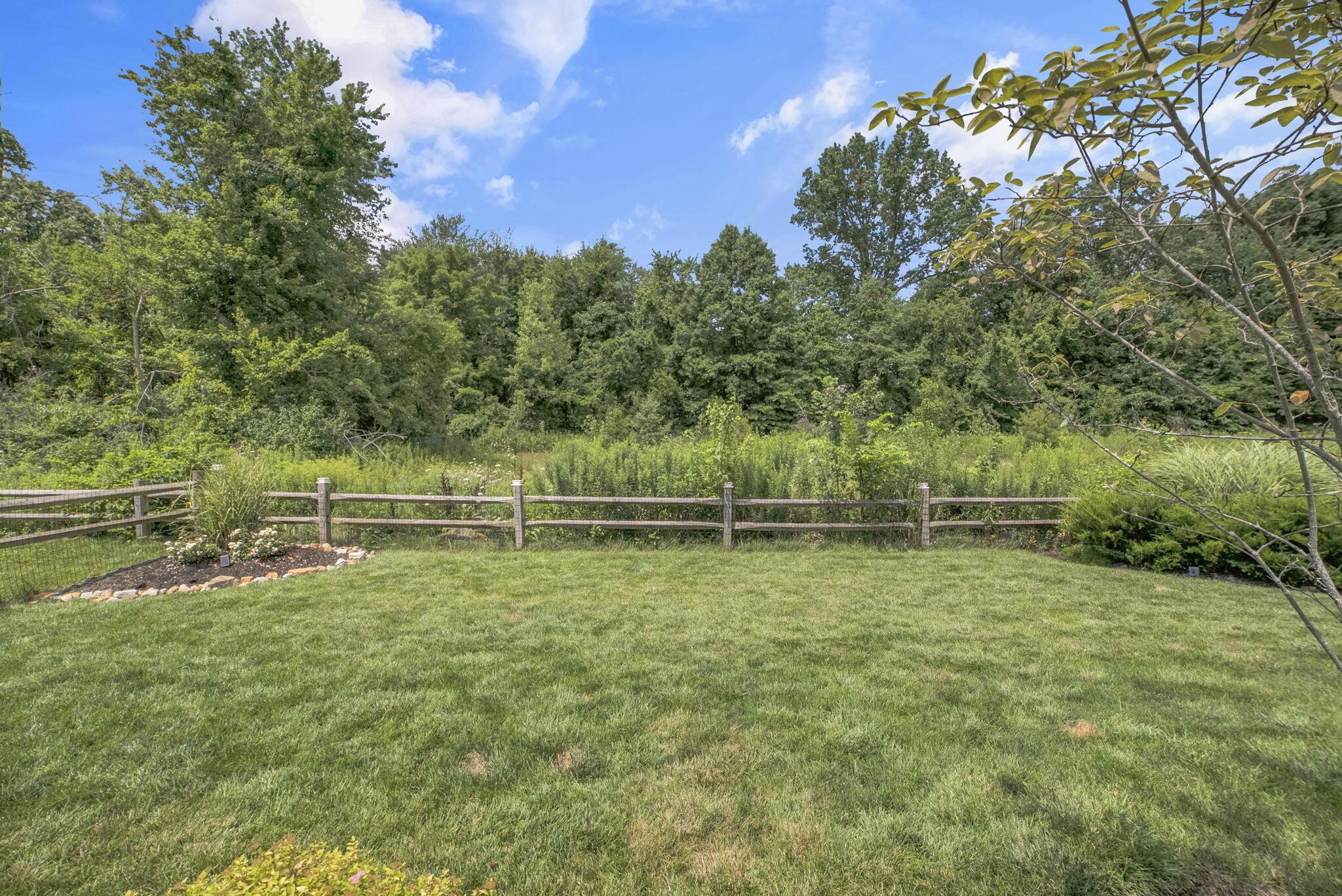 2753 Newbern Drive W Property Photo 34