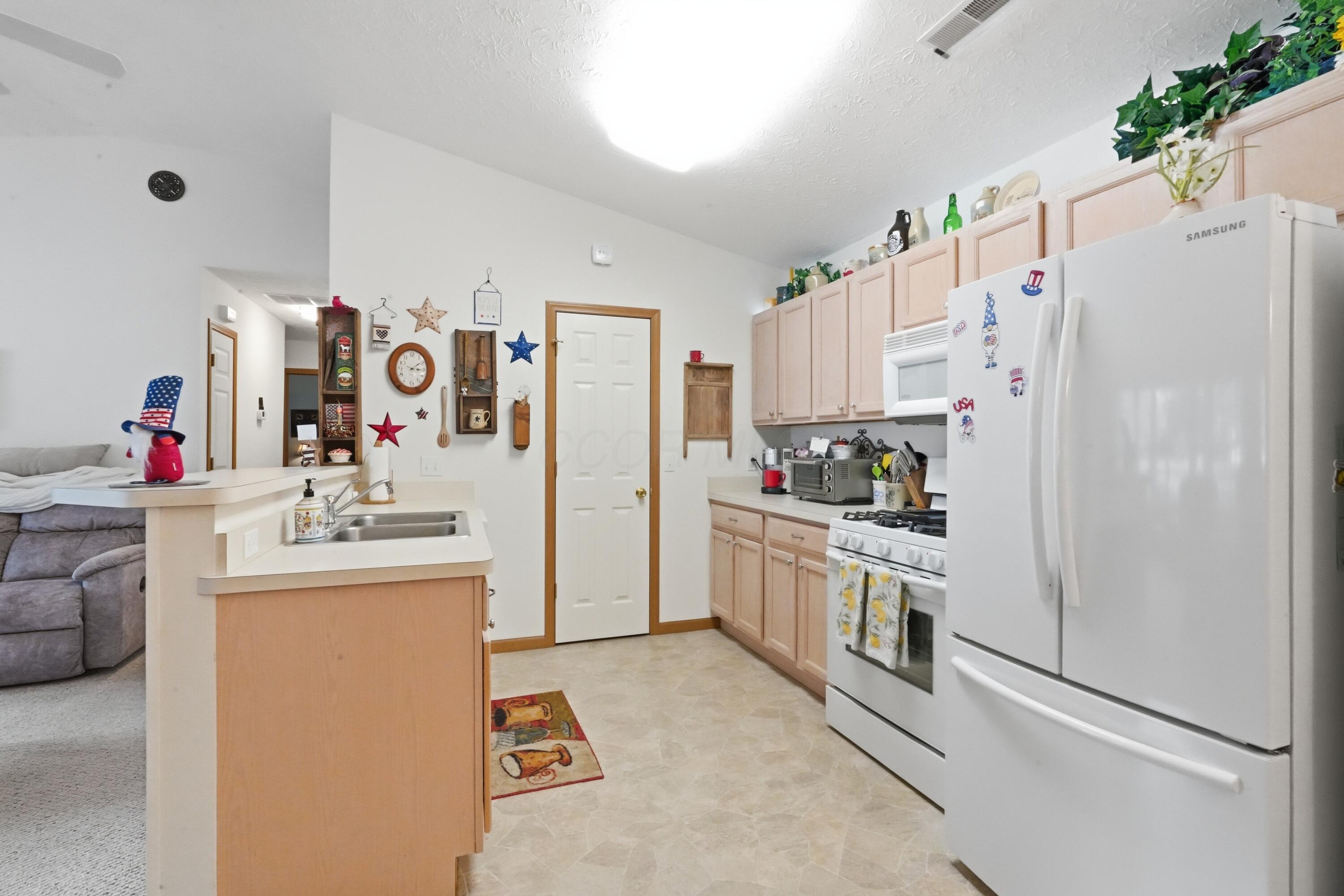 1238 Hunters Walk Property Photo 4