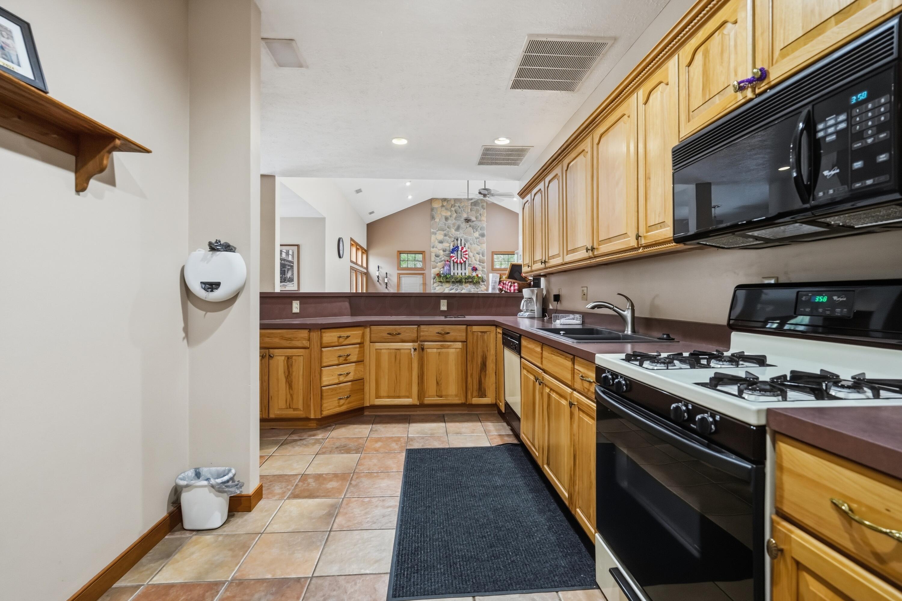 1238 Hunters Walk Property Photo 23