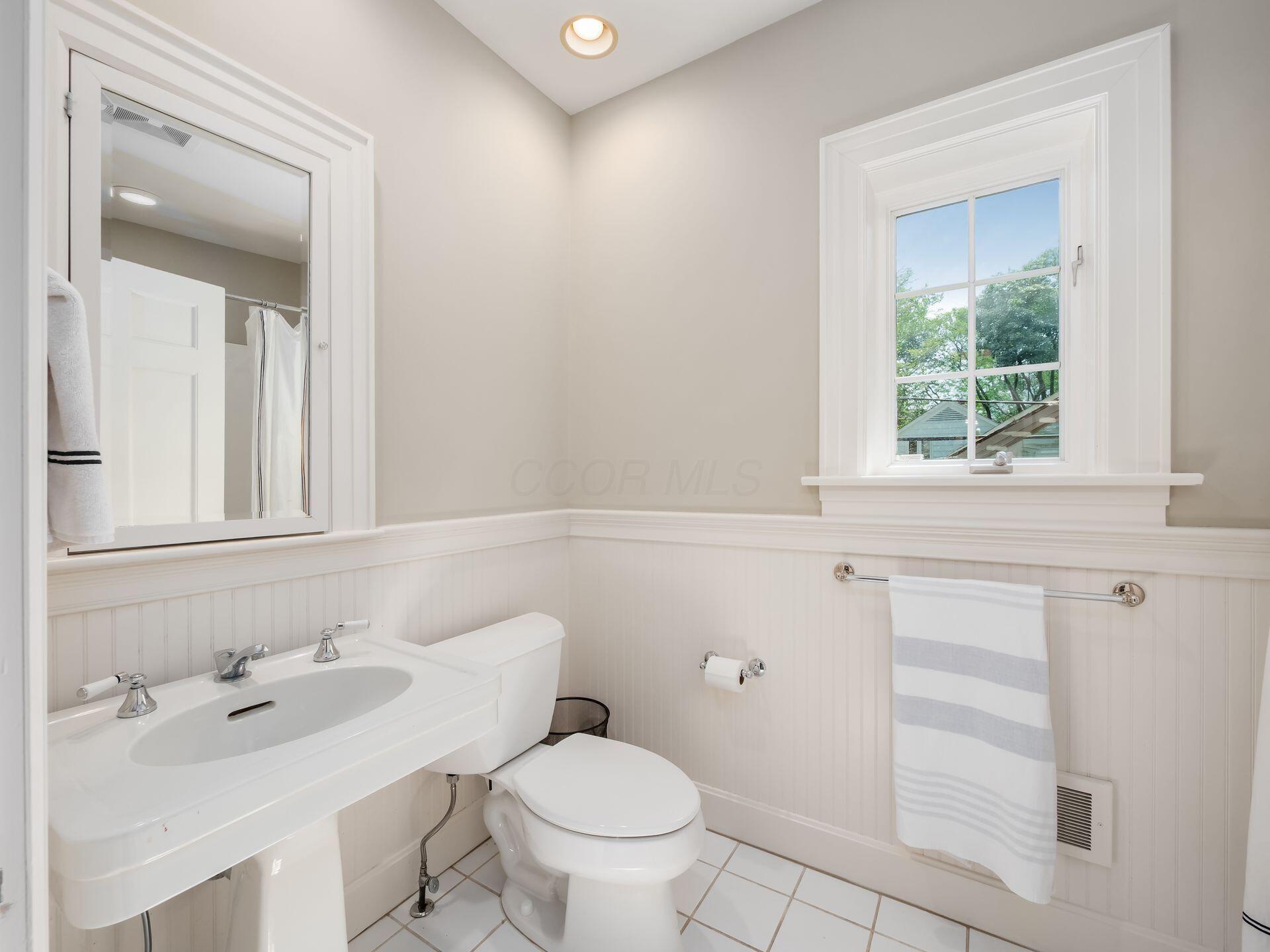 210 Stanbery Avenue Property Photo 44