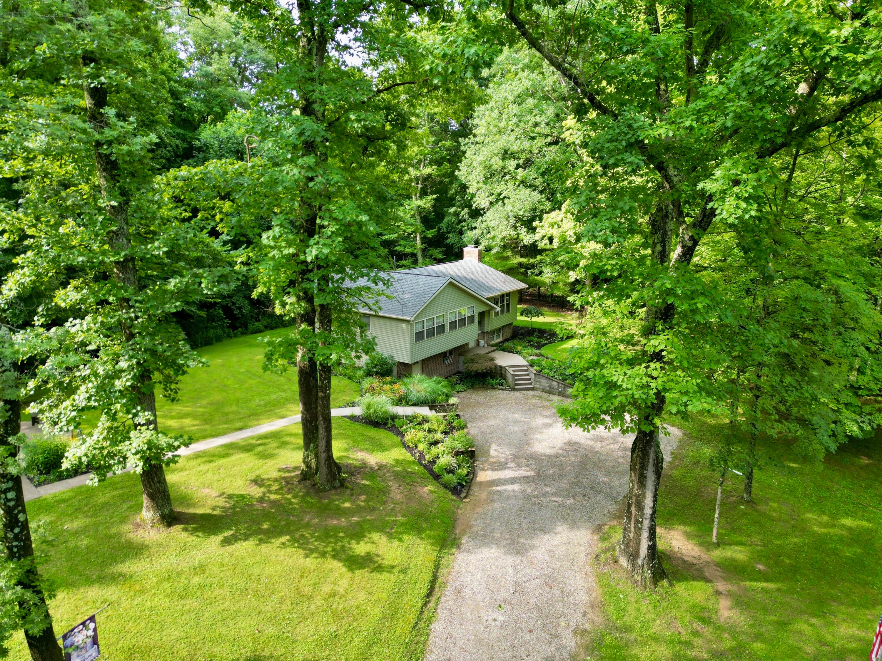 210 Camp Lane Property Photo 8