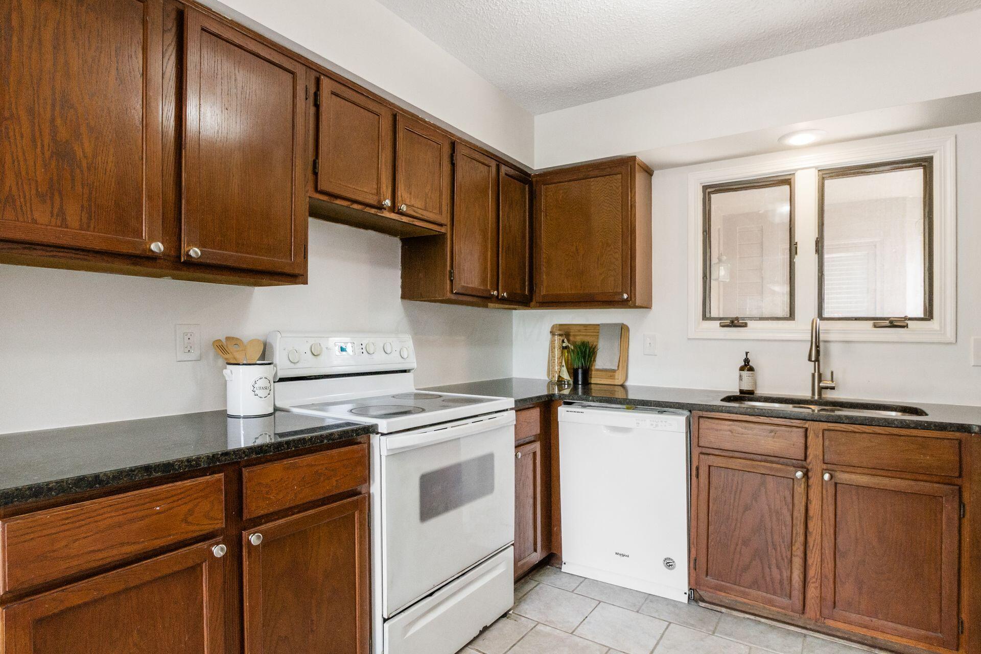 3931 Inverness Circle Property Photo 12
