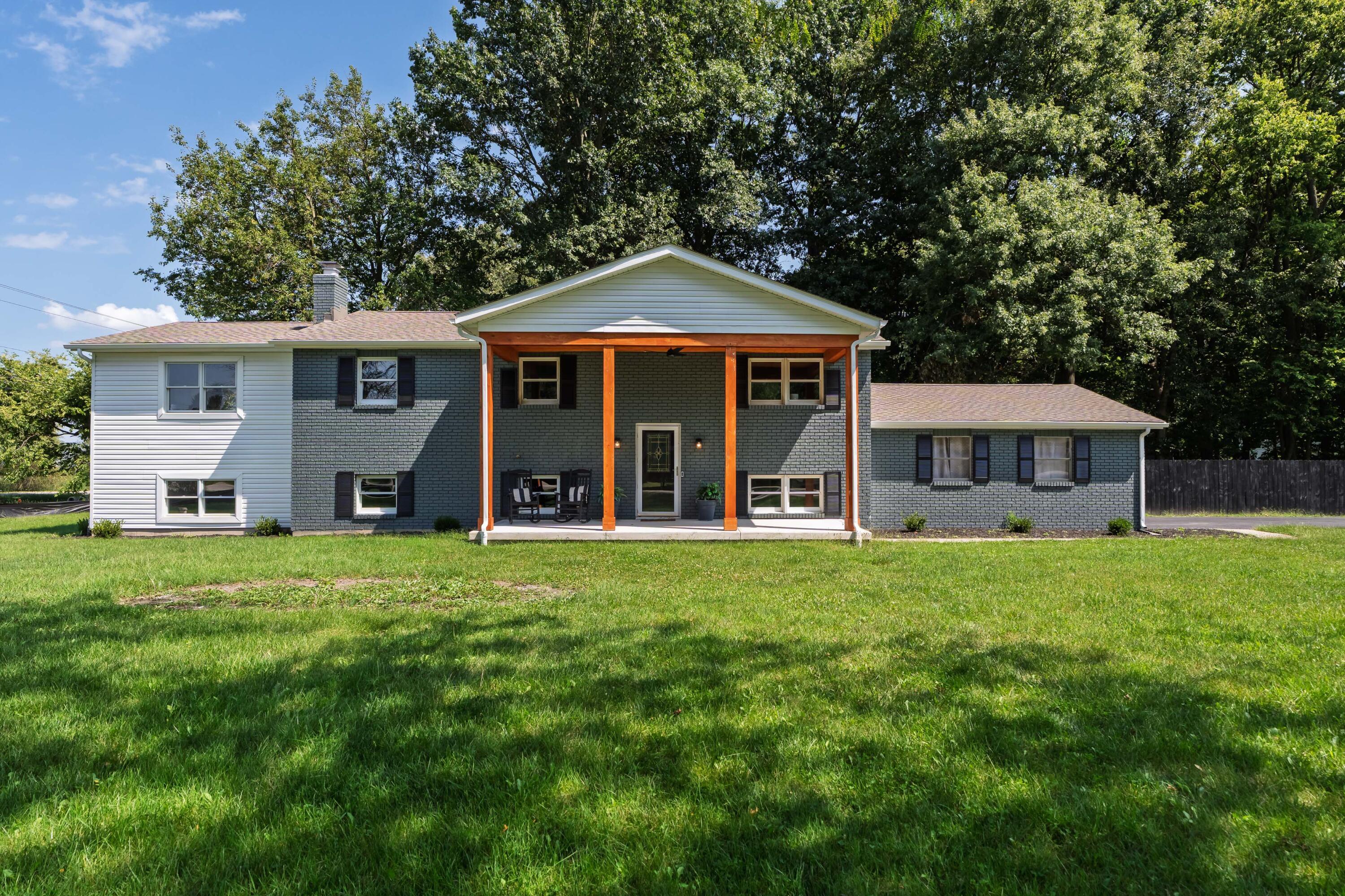 6110 Holiday Lane Property Photo 1