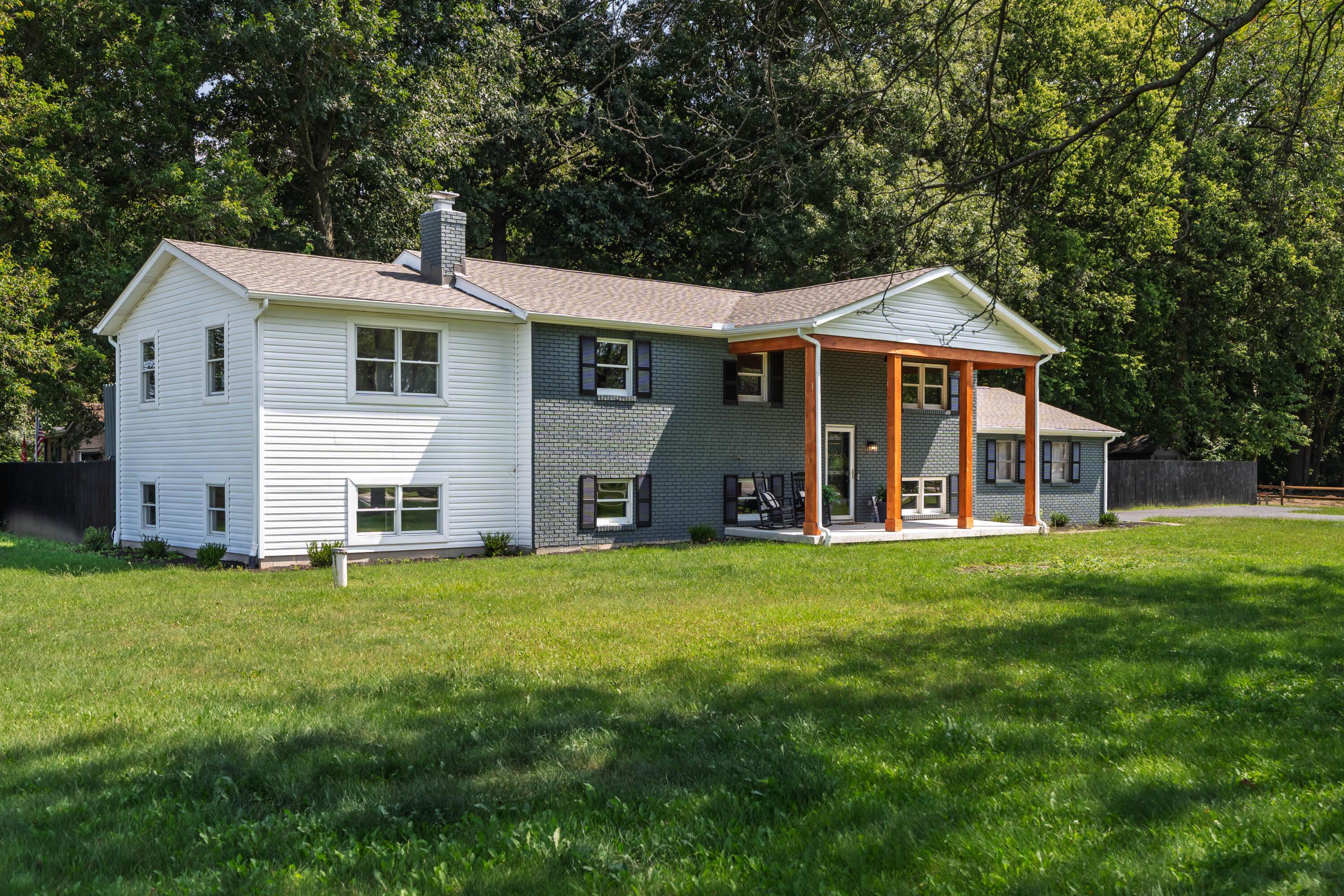 6110 Holiday Lane Property Photo 2