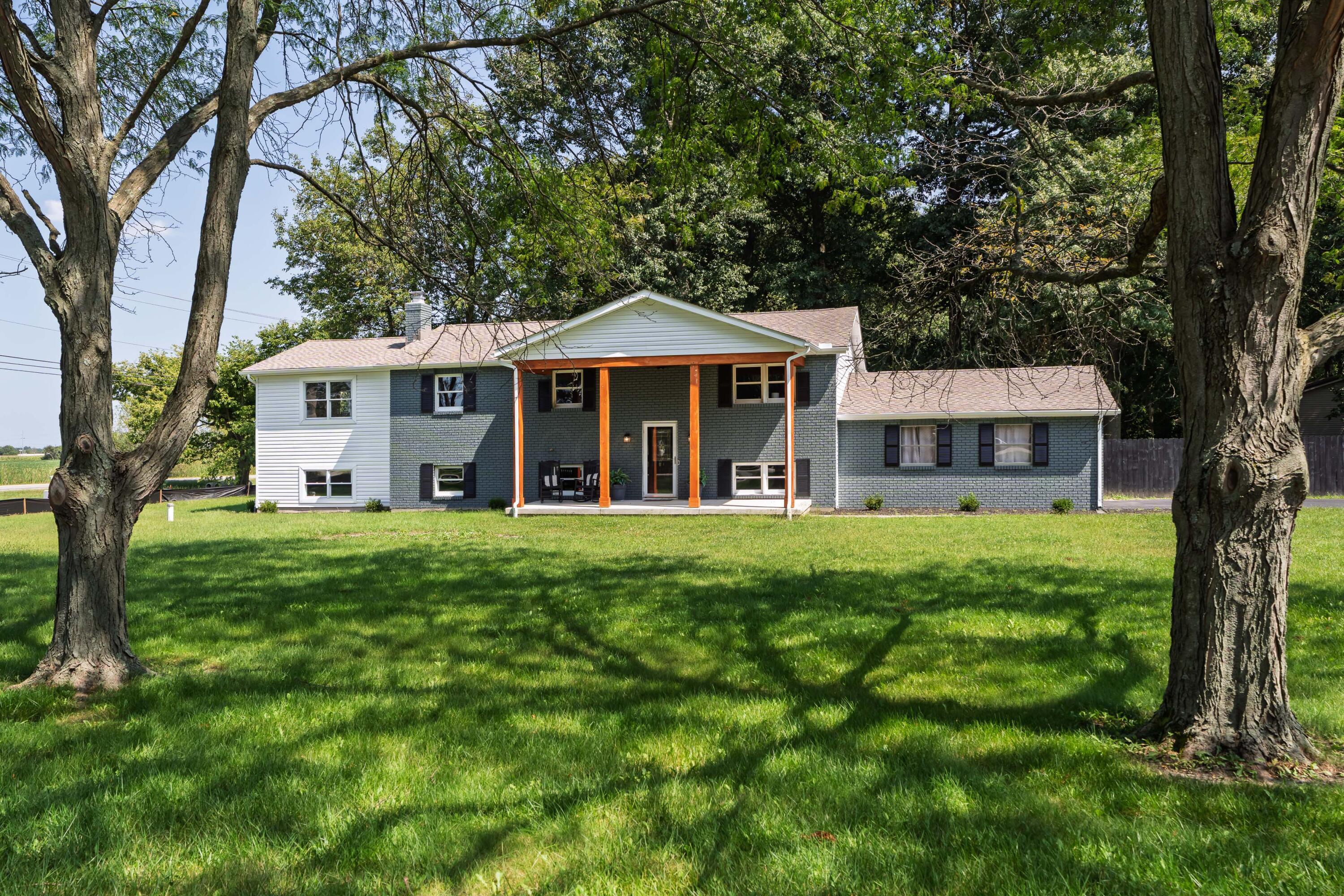 6110 Holiday Lane Property Photo 4