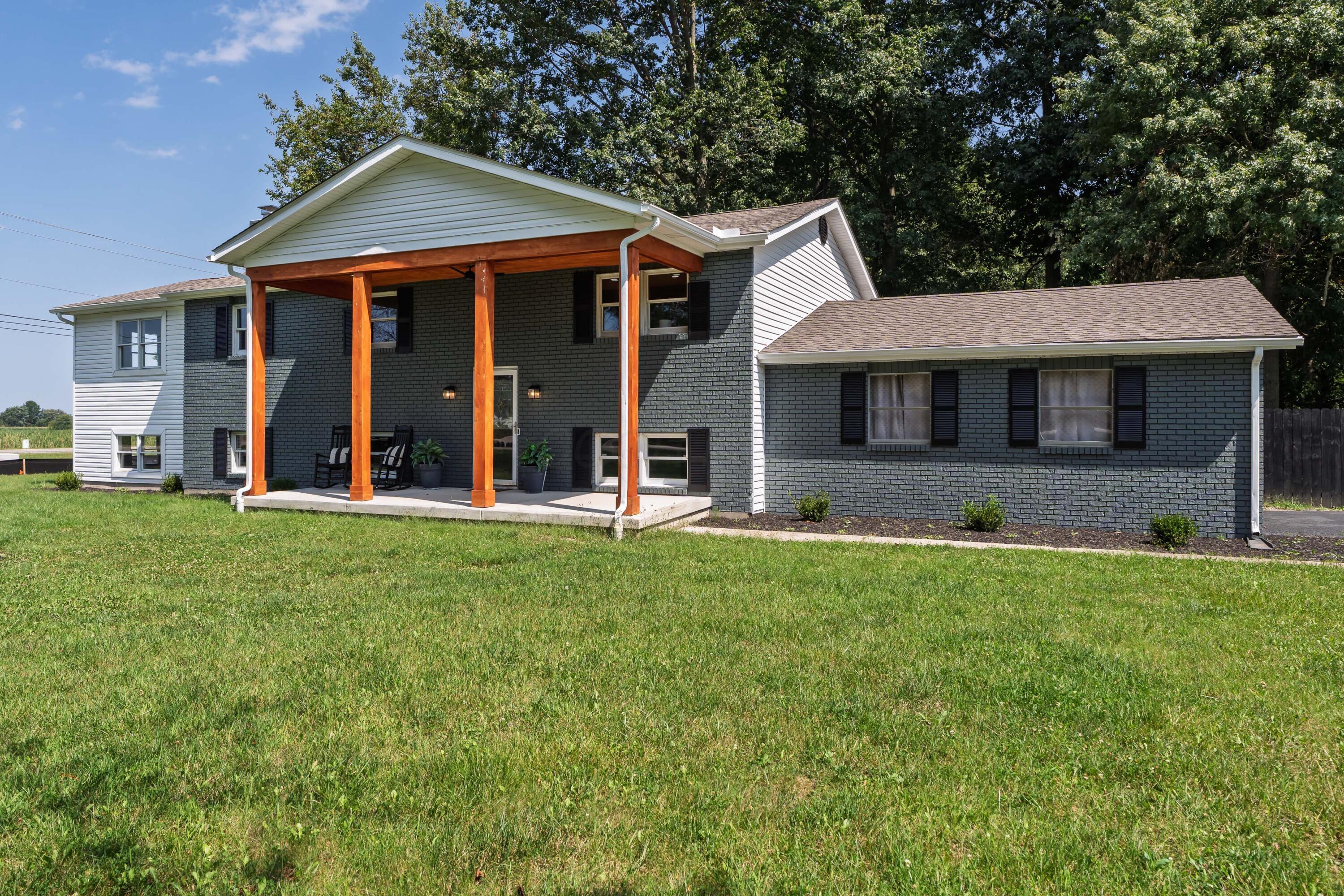 6110 Holiday Lane Property Photo 6
