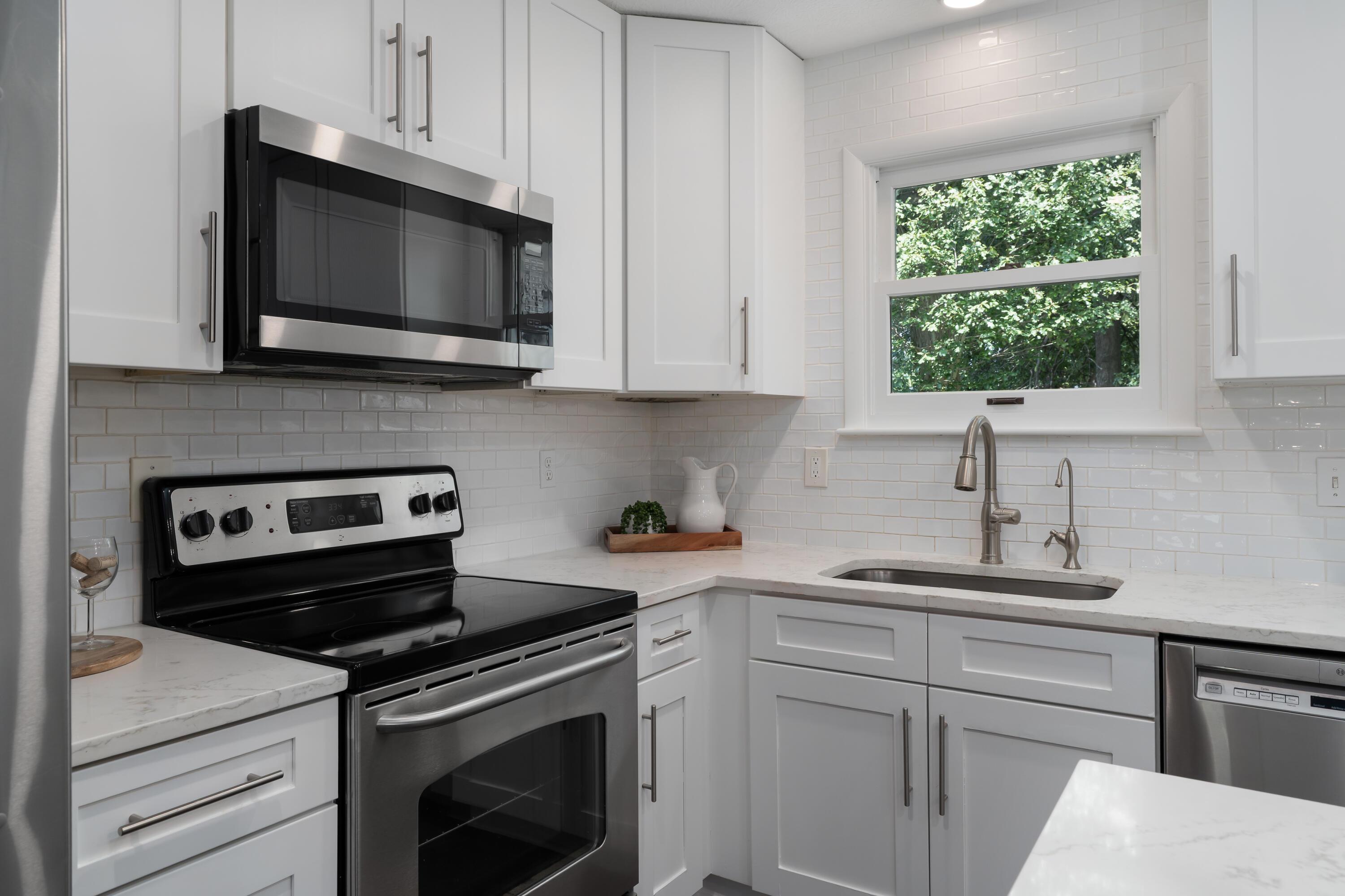 6110 Holiday Lane Property Photo 14