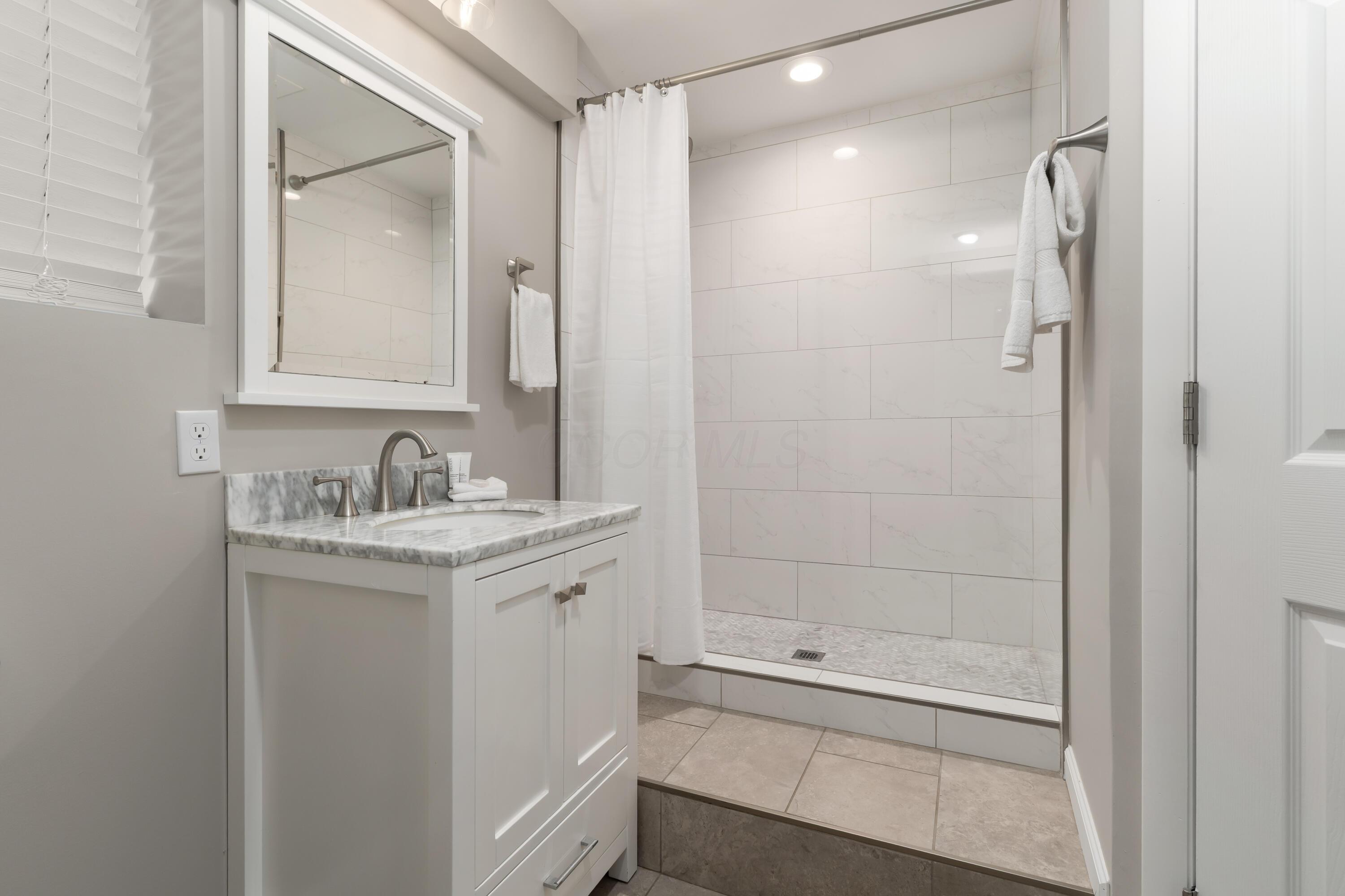 6110 Holiday Lane Property Photo 46