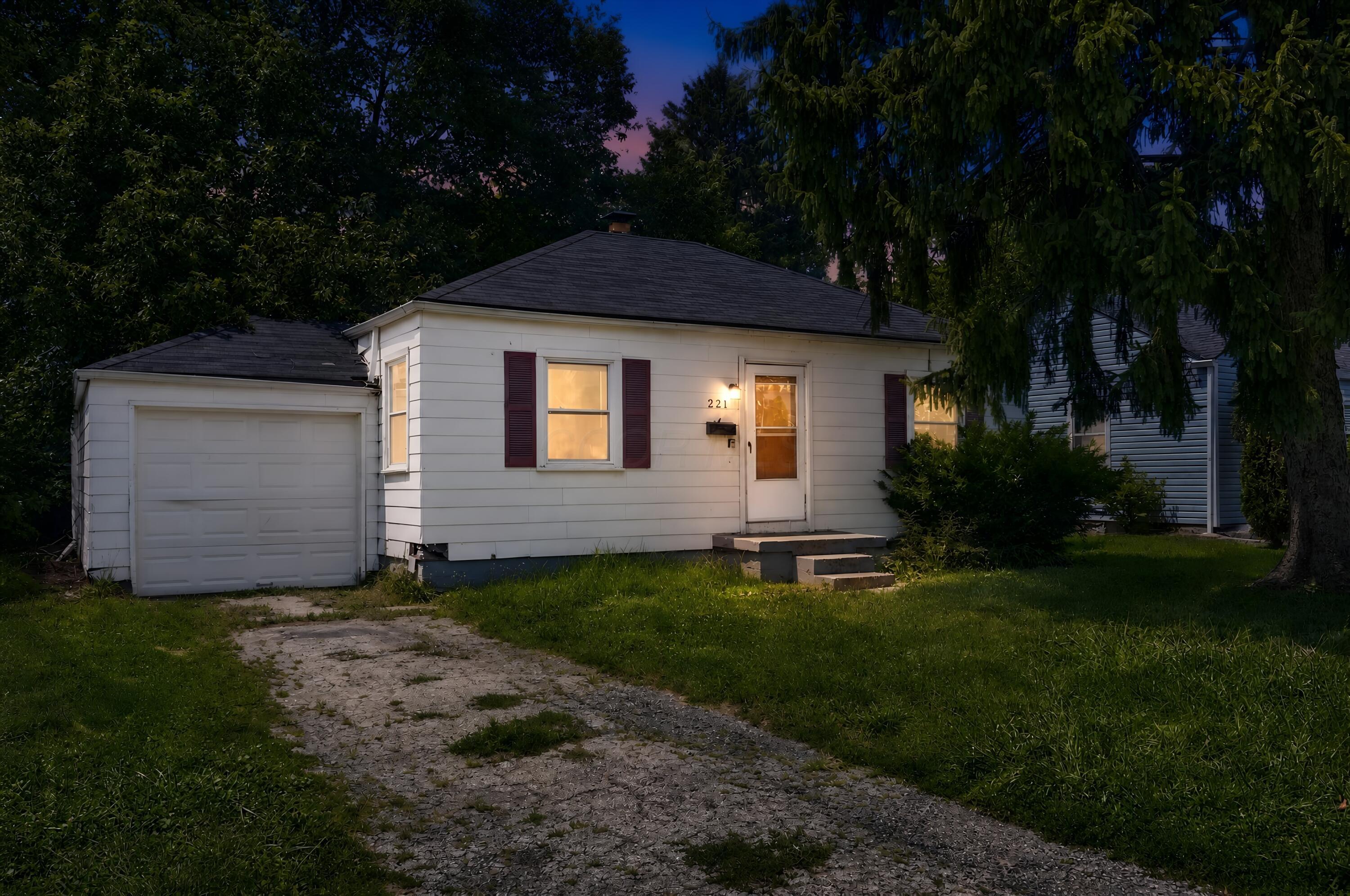 221 N Kellner Road