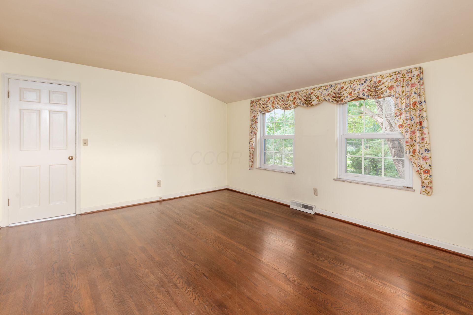 121 Ceramic Drive Property Photo 24