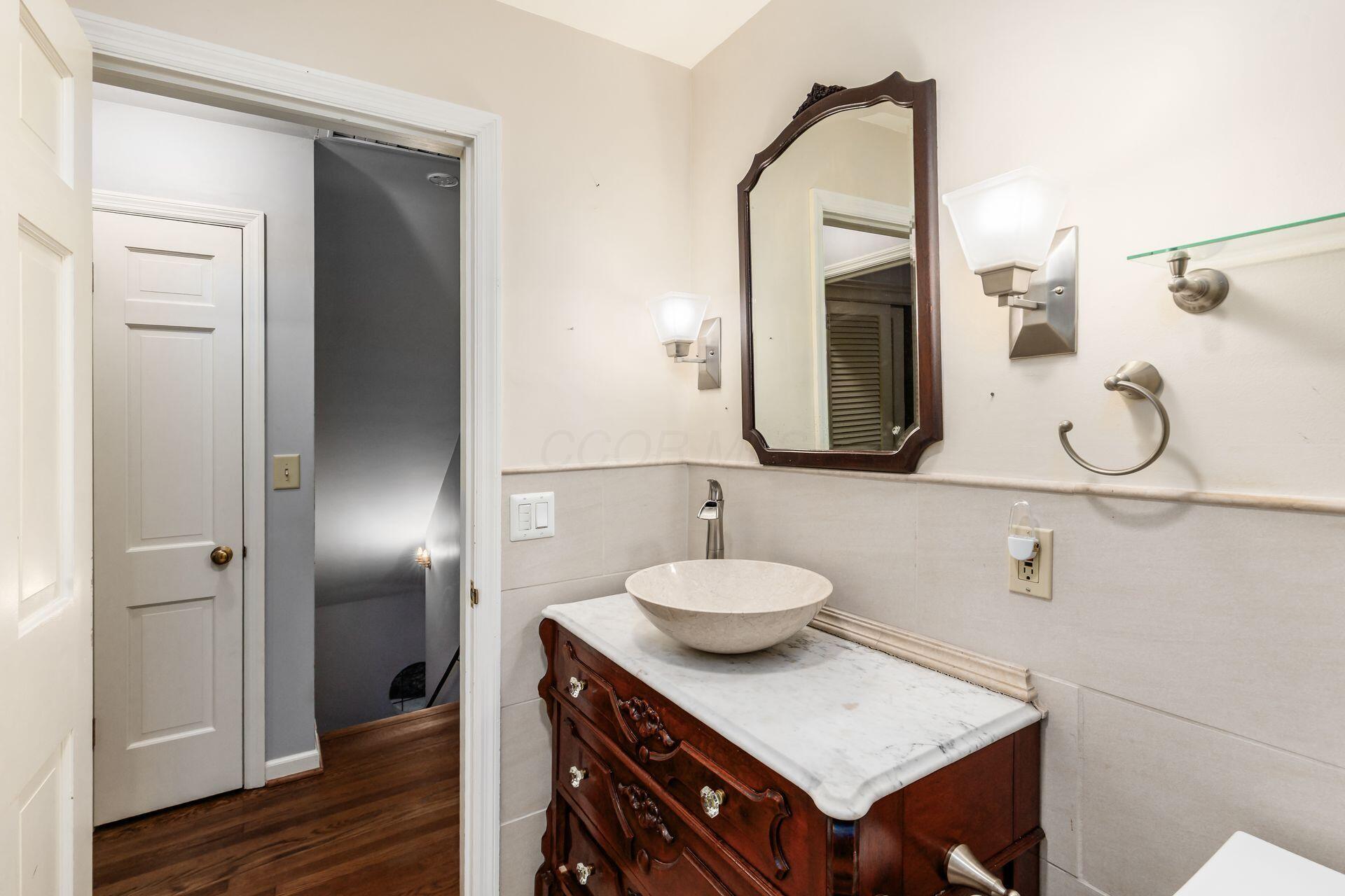 121 Ceramic Drive Property Photo 28