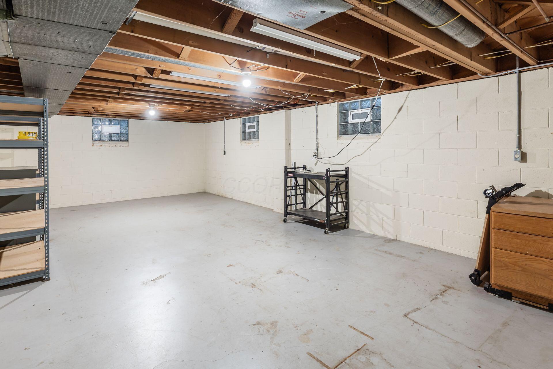 121 Ceramic Drive Property Photo 32