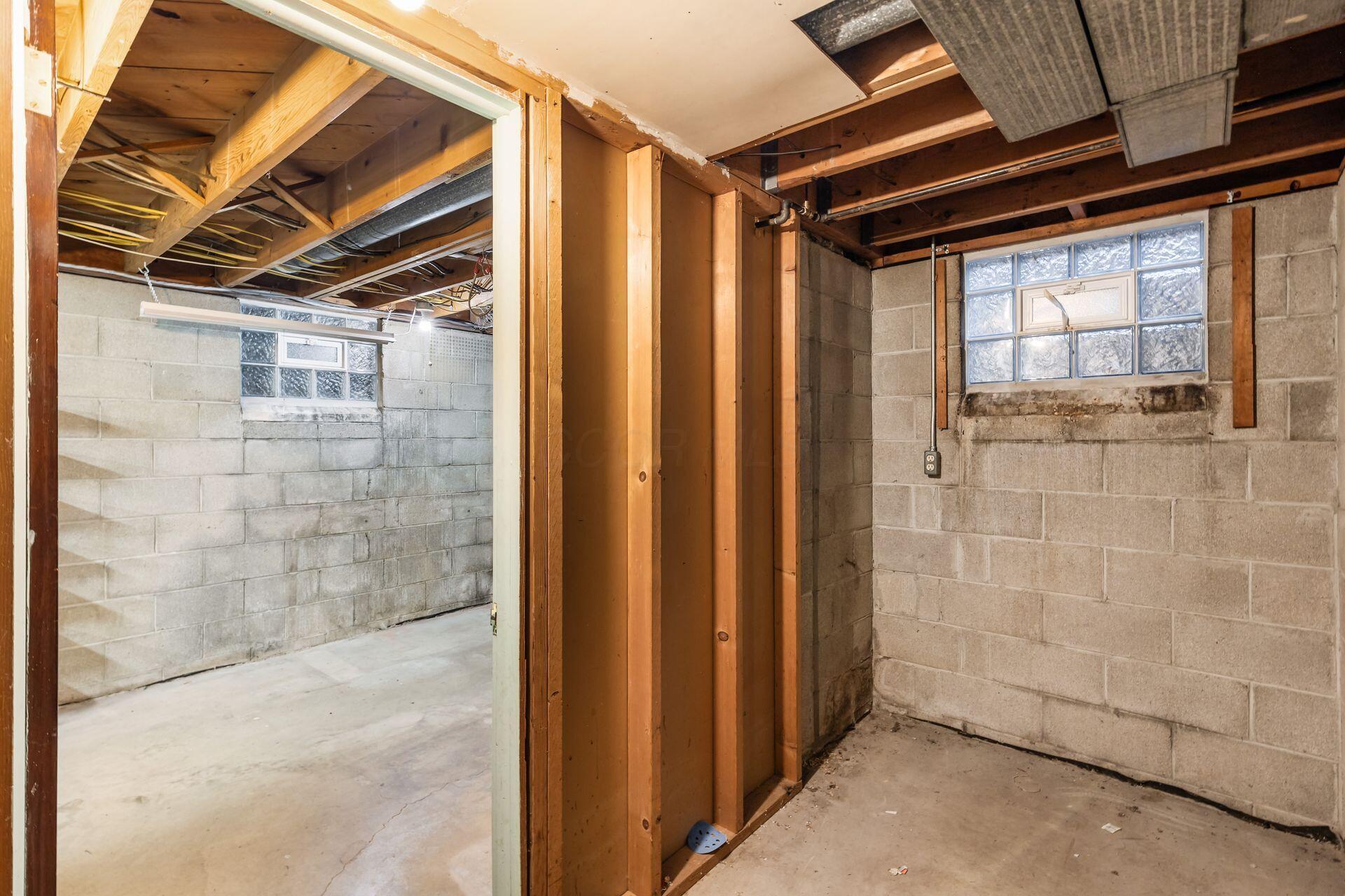 121 Ceramic Drive Property Photo 38