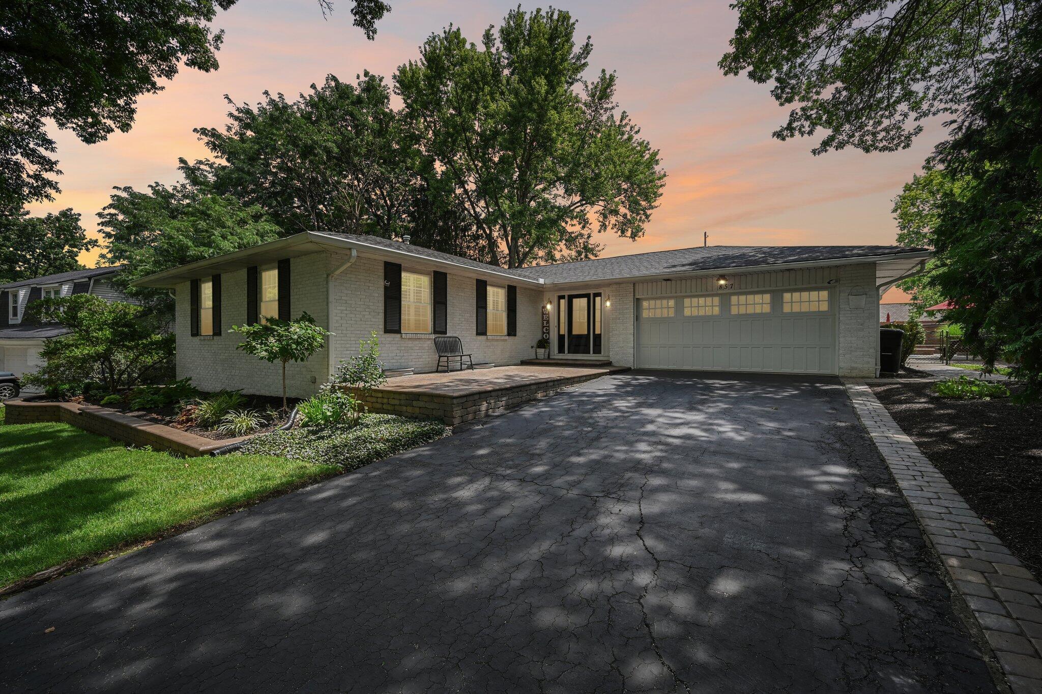 857 Lookout Point Drive Property Photo 32