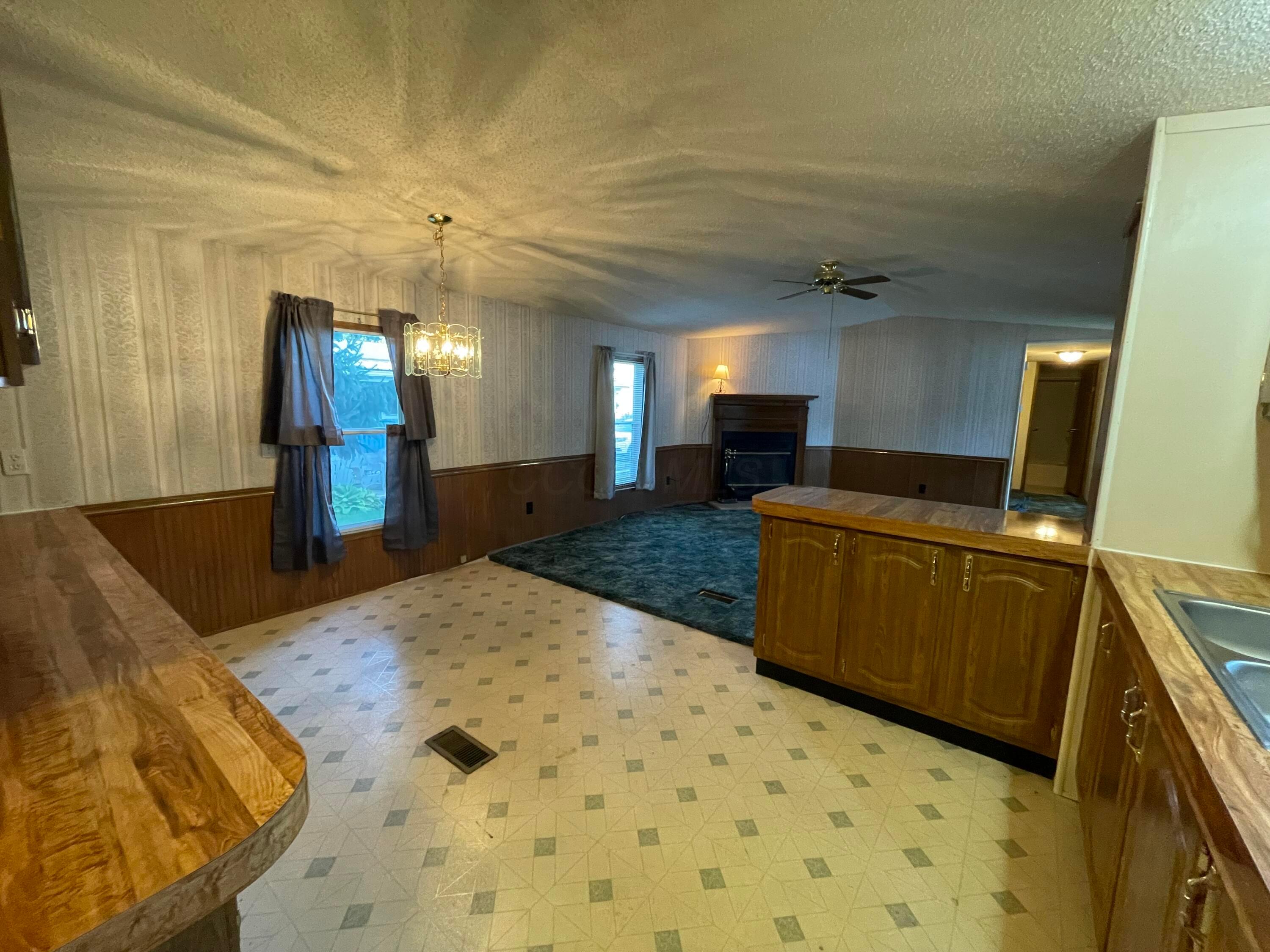 143 Oak Manor Property Photo 18