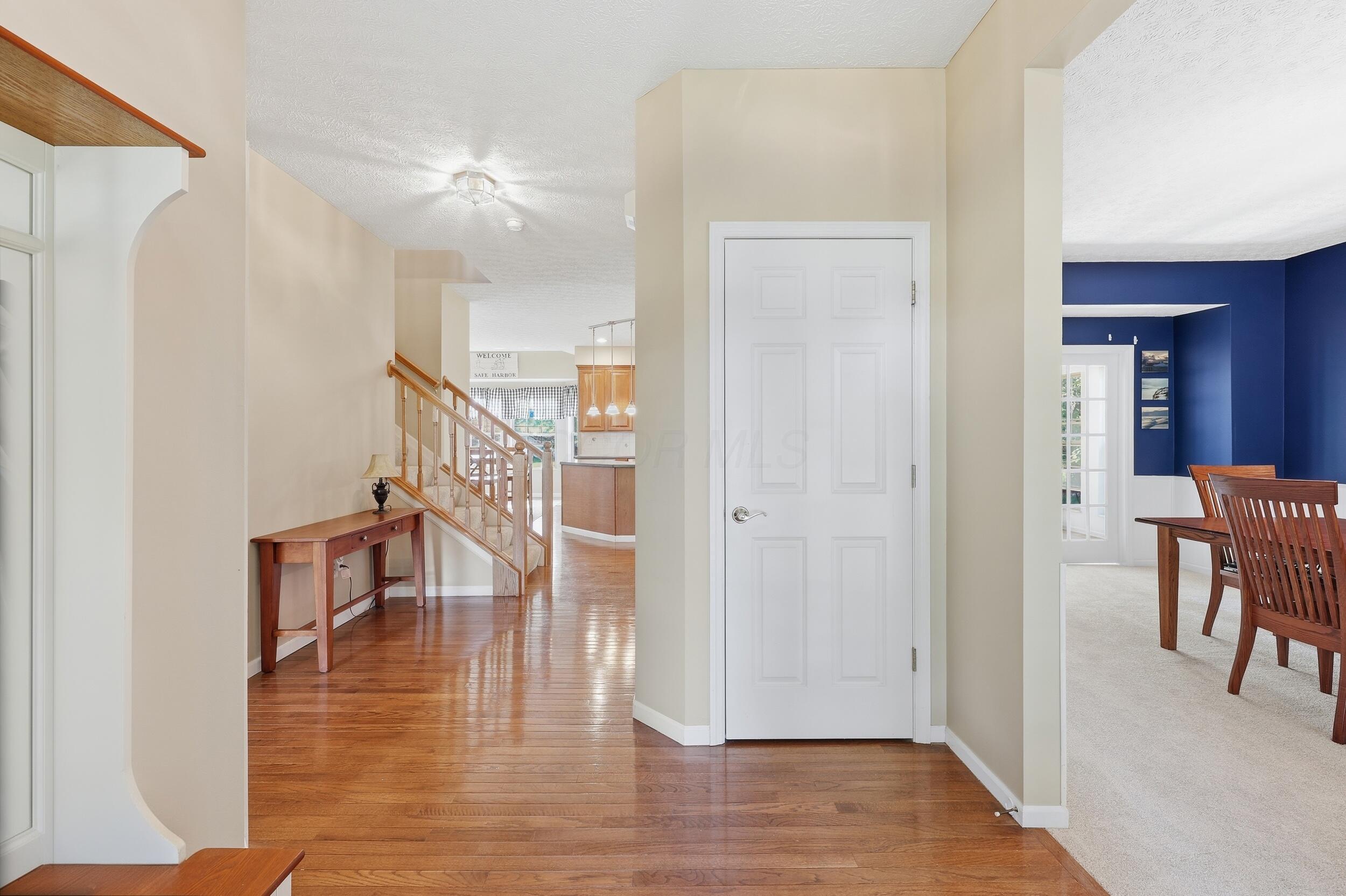 3193 Walkerview Drive Property Photo 6