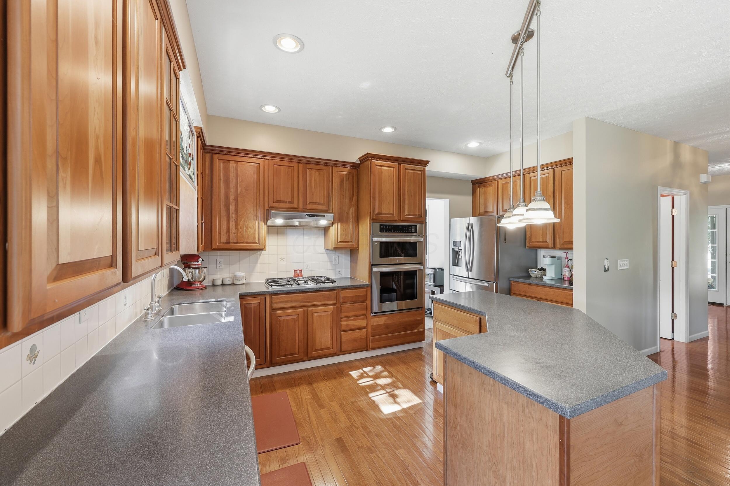 3193 Walkerview Drive Property Photo 12