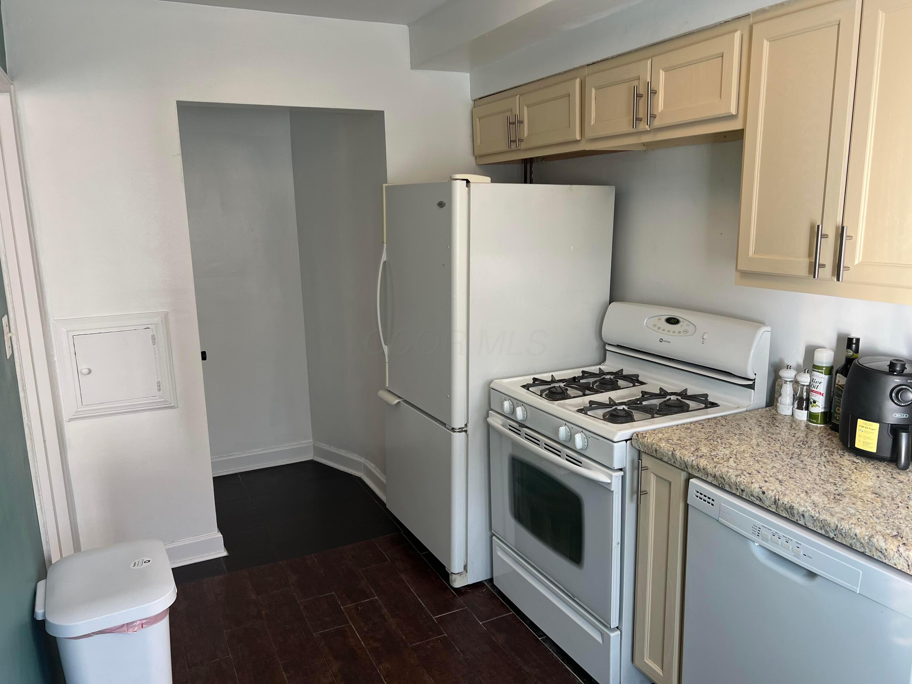 1738-1750 E Broad Street Property Photo 16