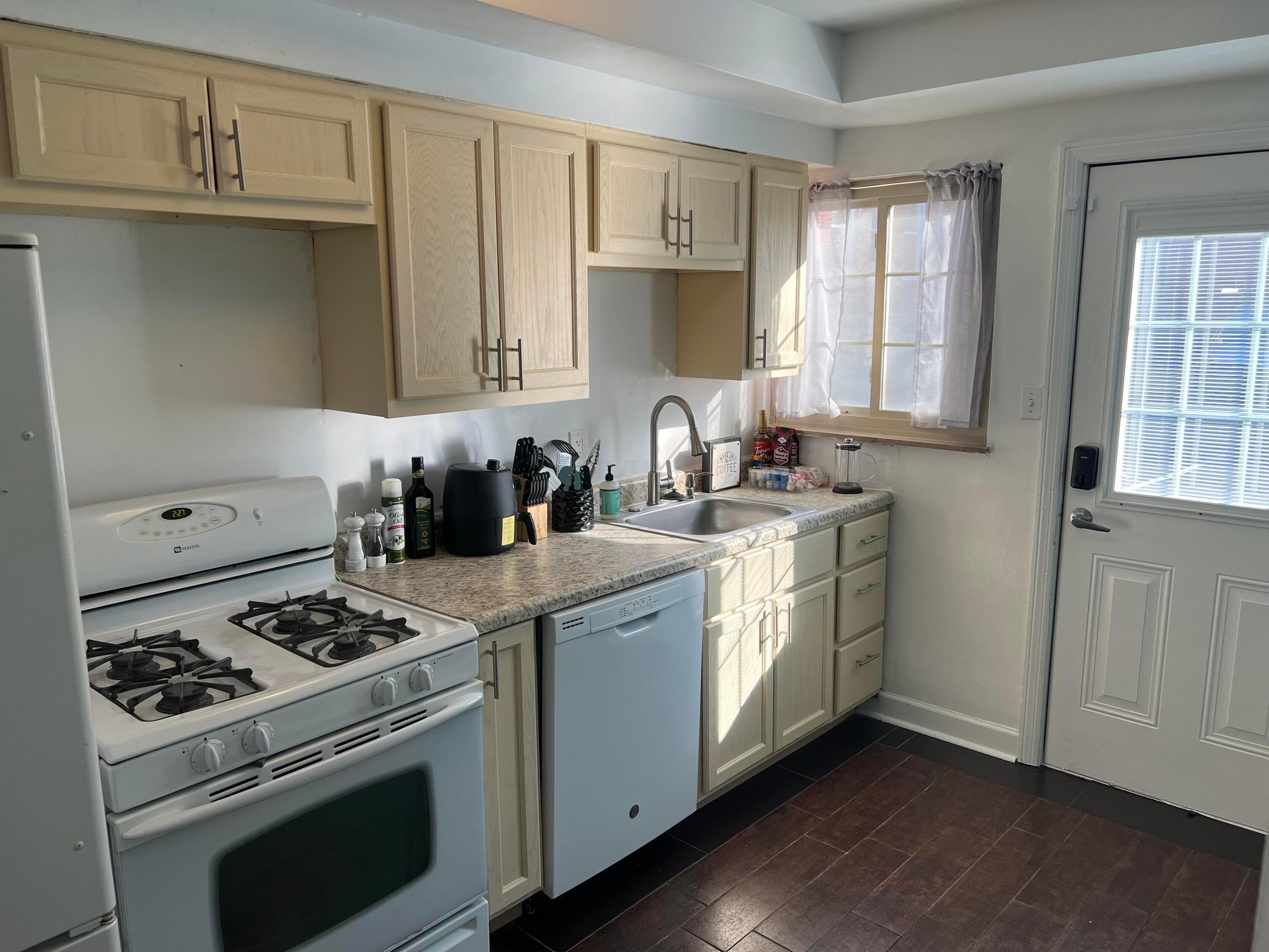 1738-1750 E Broad Street Property Photo 18