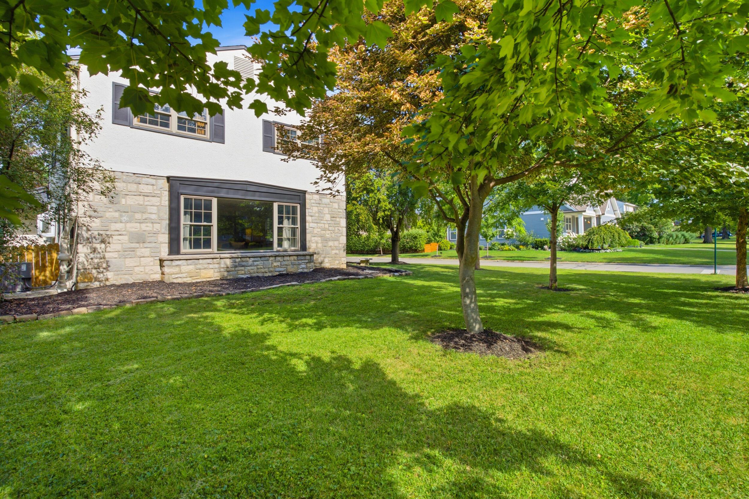 2569 Chester Road Property Photo 3