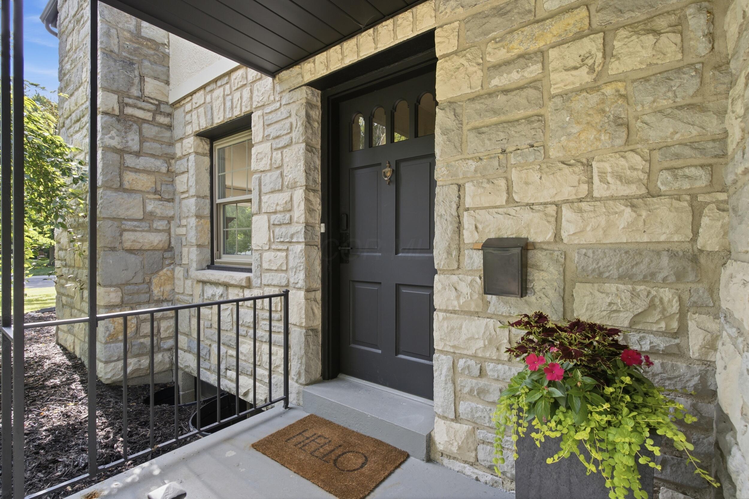 2569 Chester Road Property Photo 4