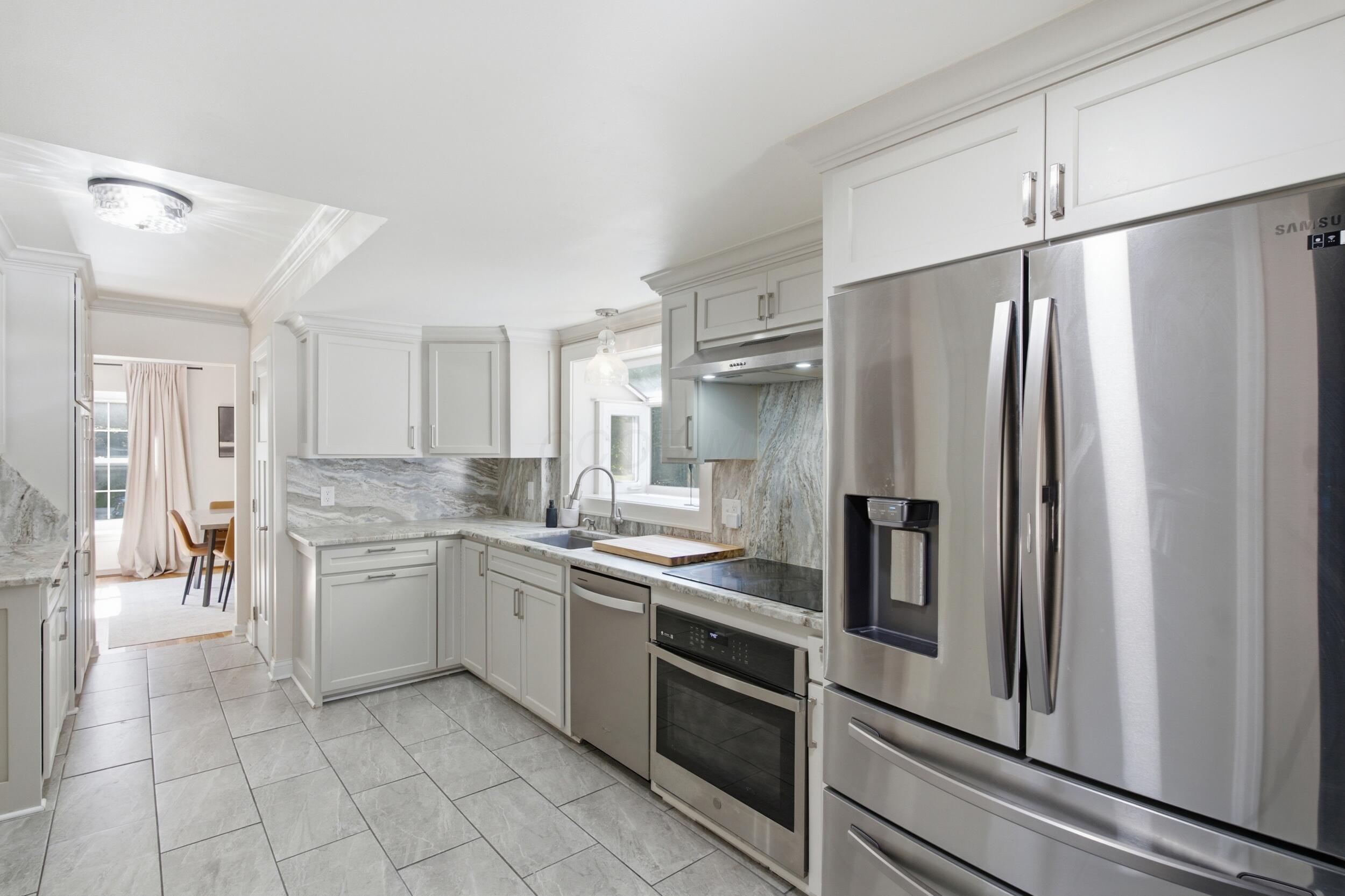 2569 Chester Road Property Photo 11