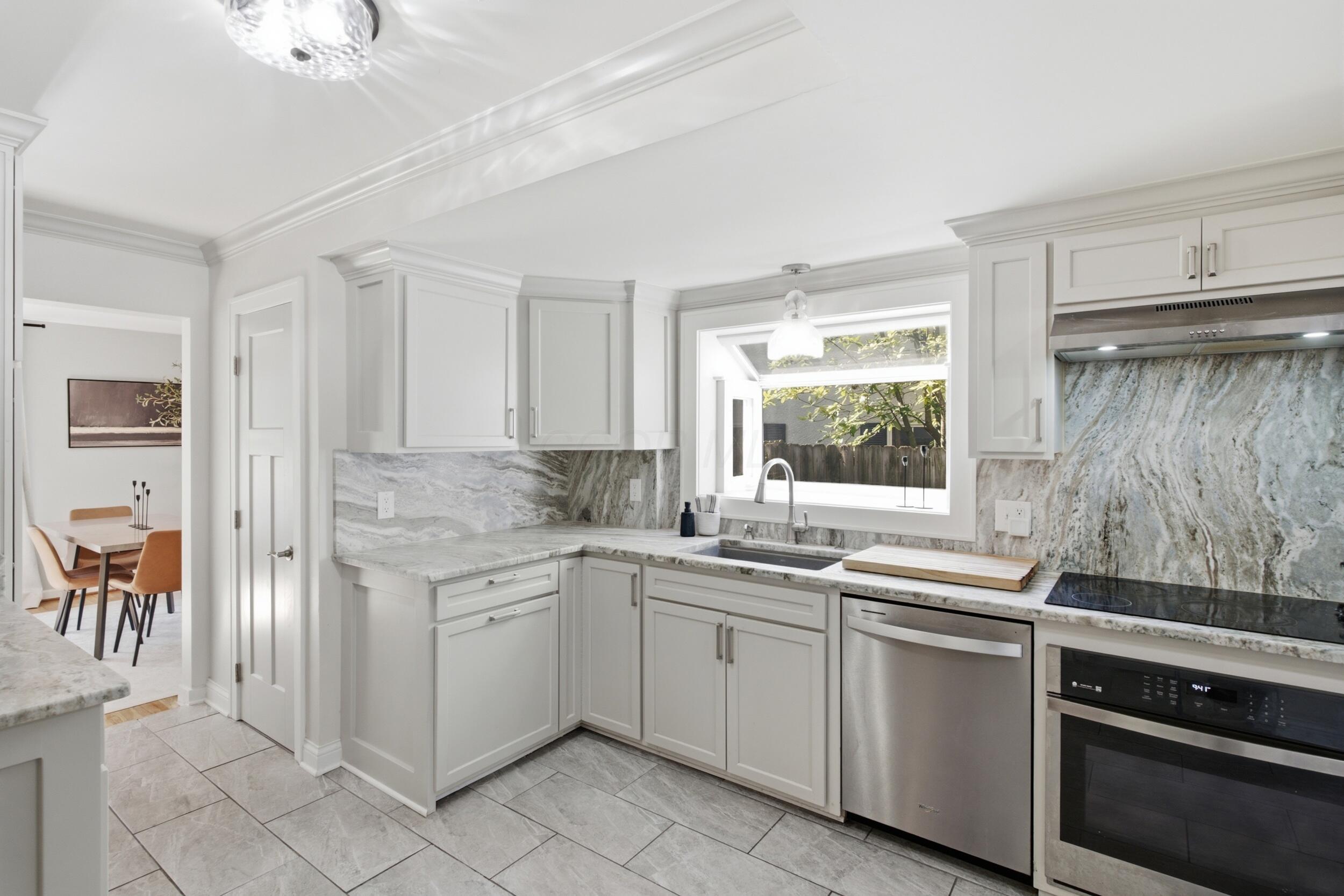2569 Chester Road Property Photo 12