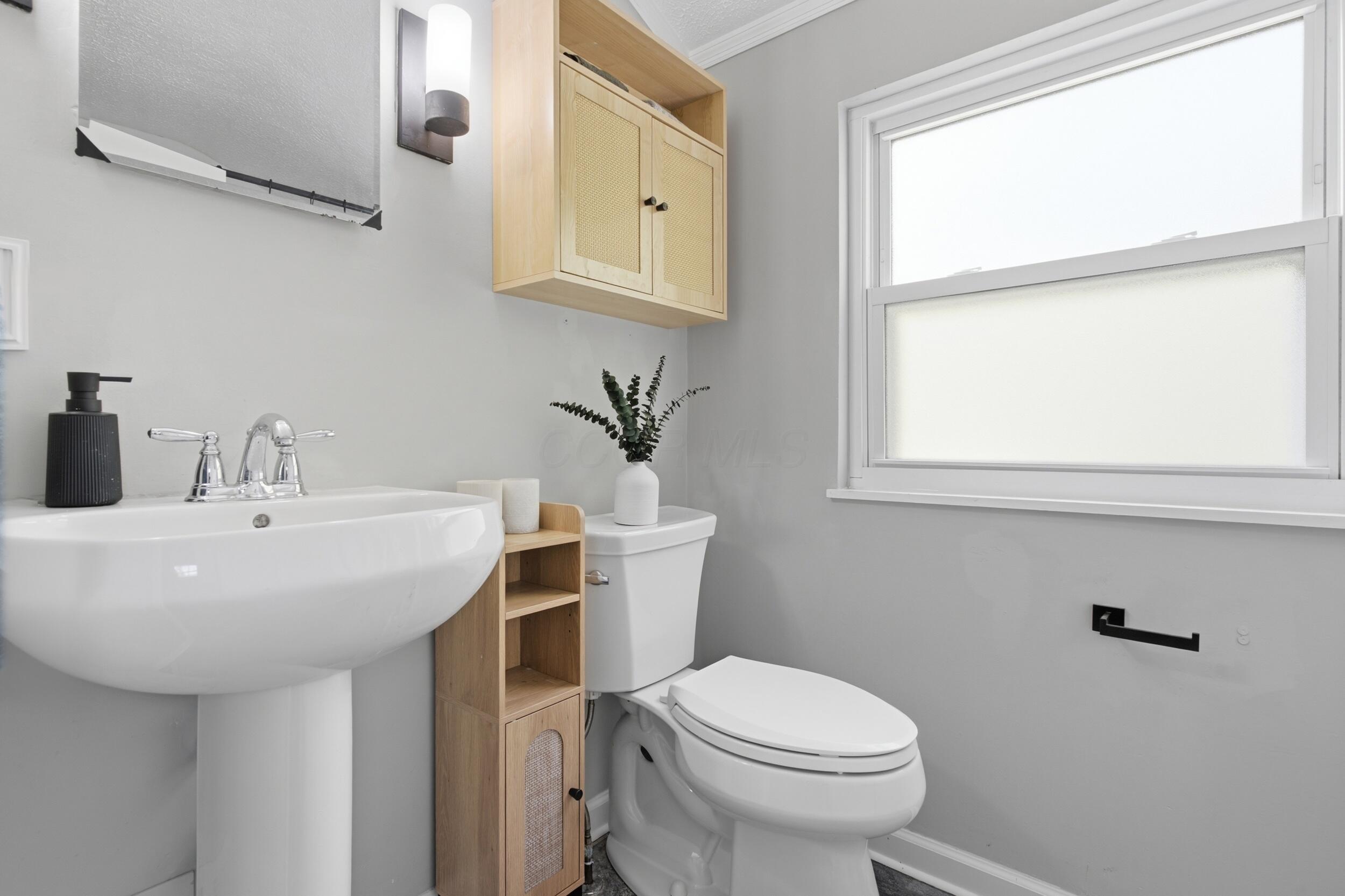 2569 Chester Road Property Photo 19