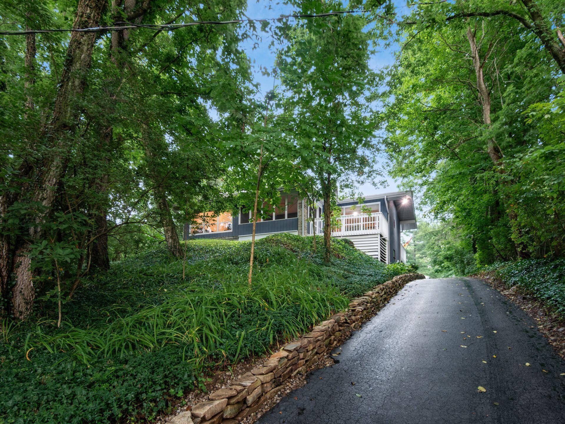 6107 Riverside Drive Property Photo 2