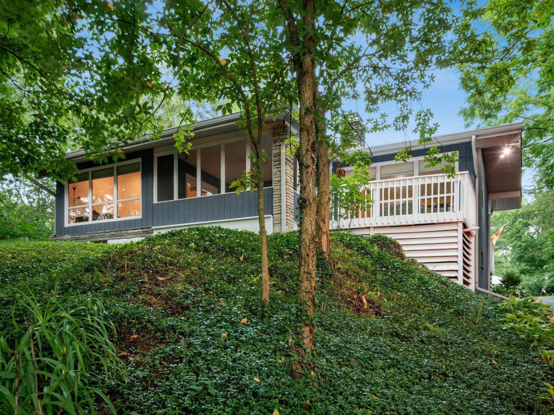 6107 Riverside Drive Property Photo 3