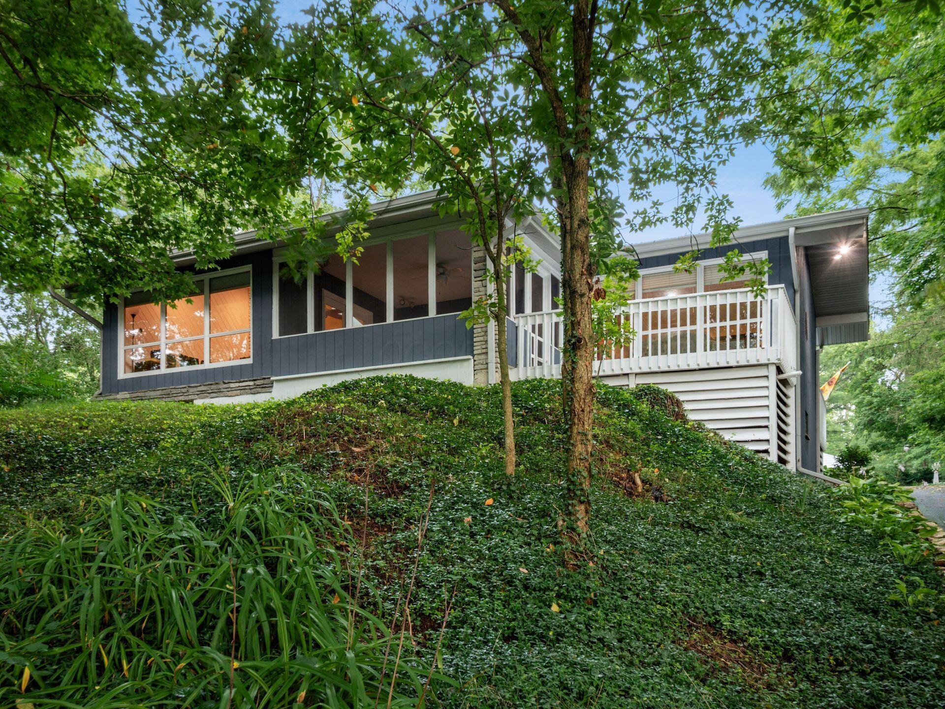 6107 Riverside Drive Property Photo 4