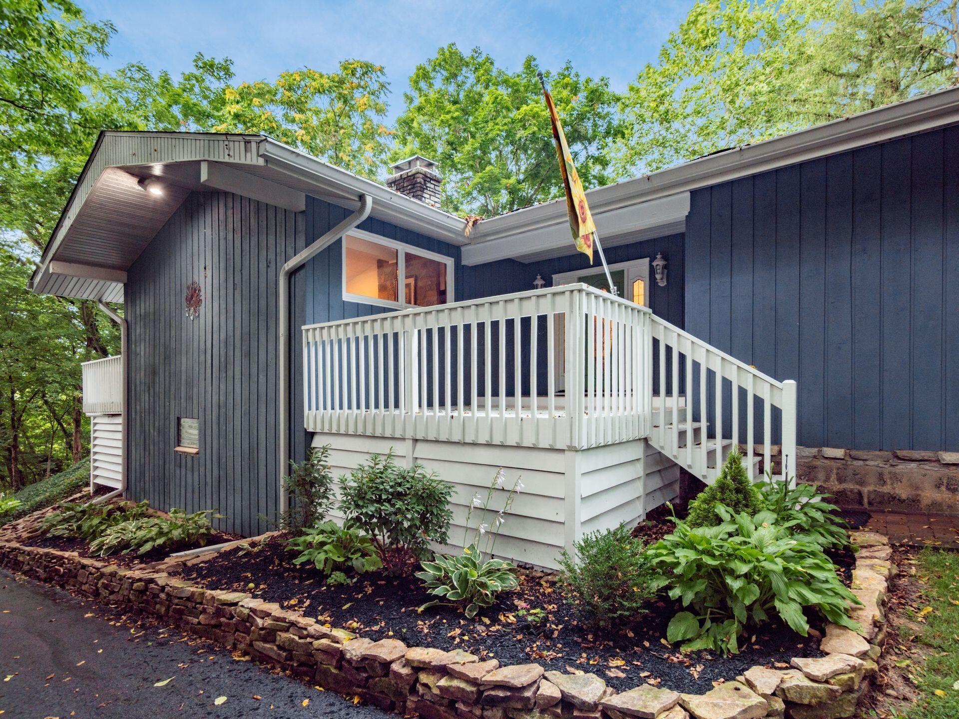 6107 Riverside Drive Property Photo 6