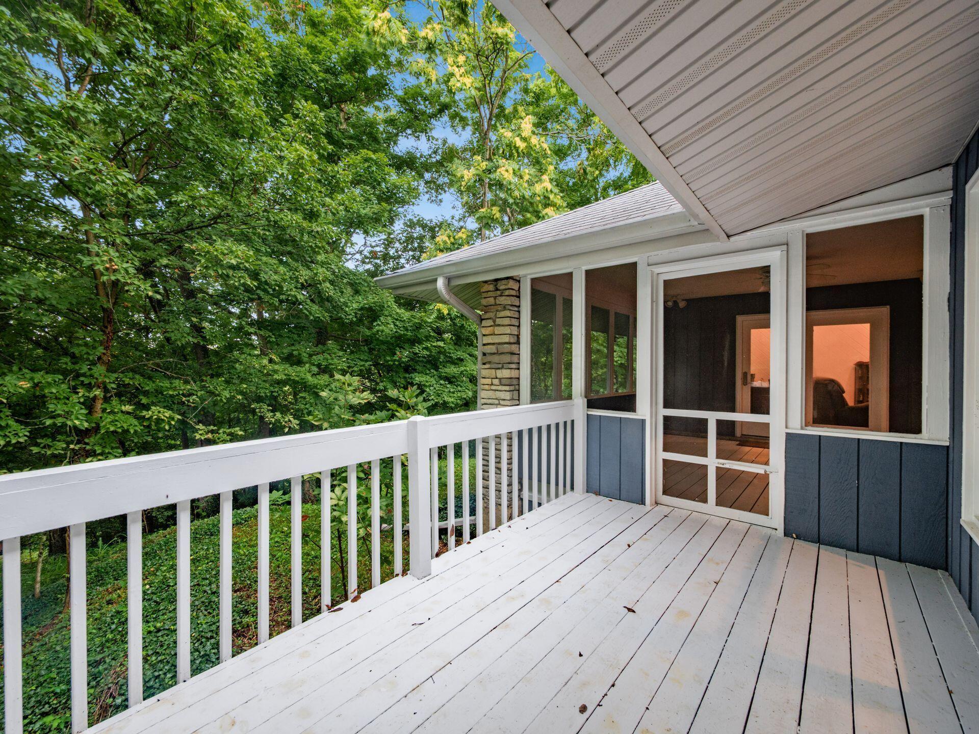 6107 Riverside Drive Property Photo 8