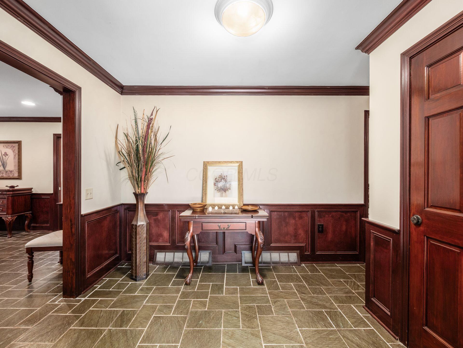 6107 Riverside Drive Property Photo 11
