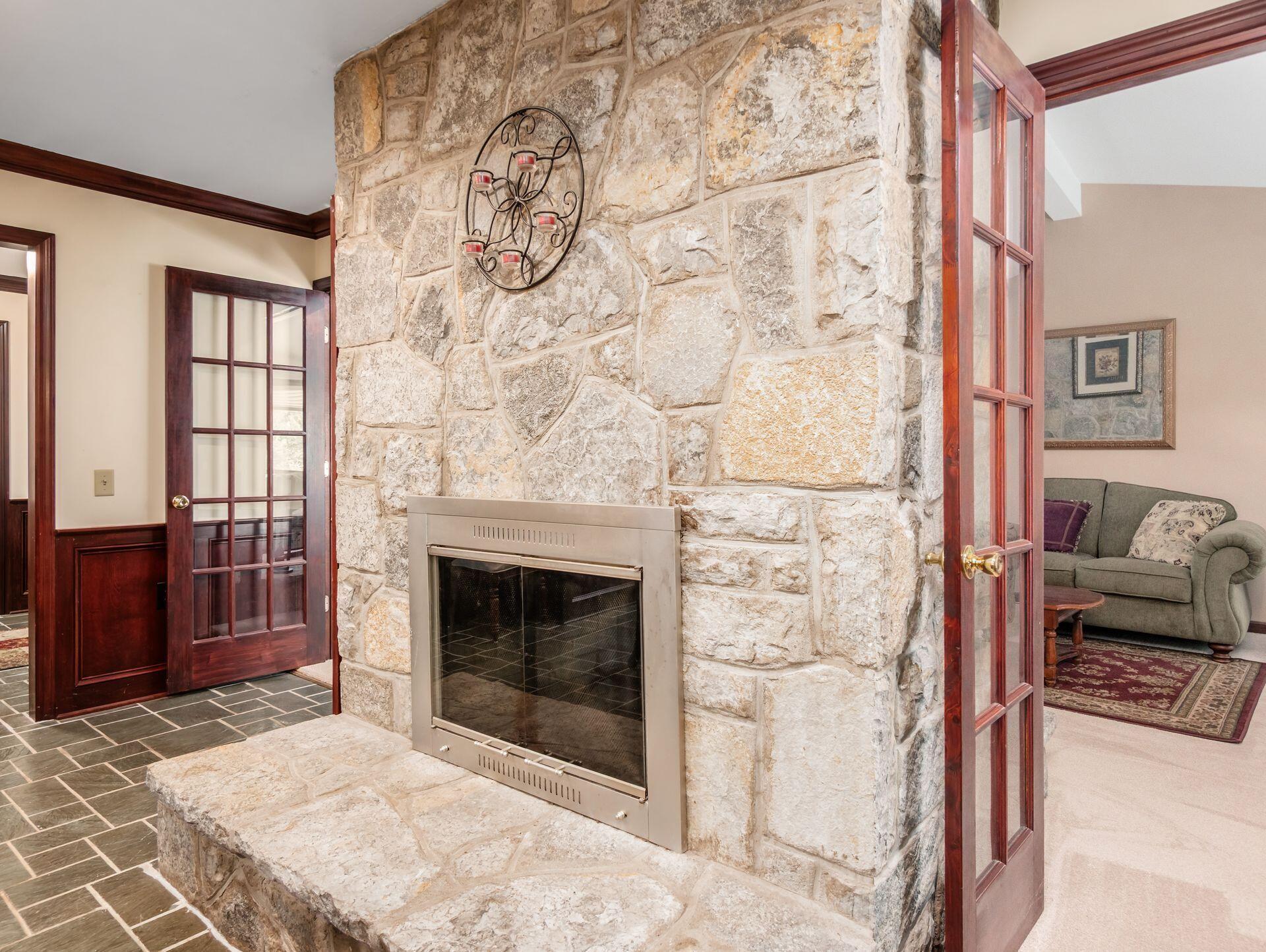 6107 Riverside Drive Property Photo 15