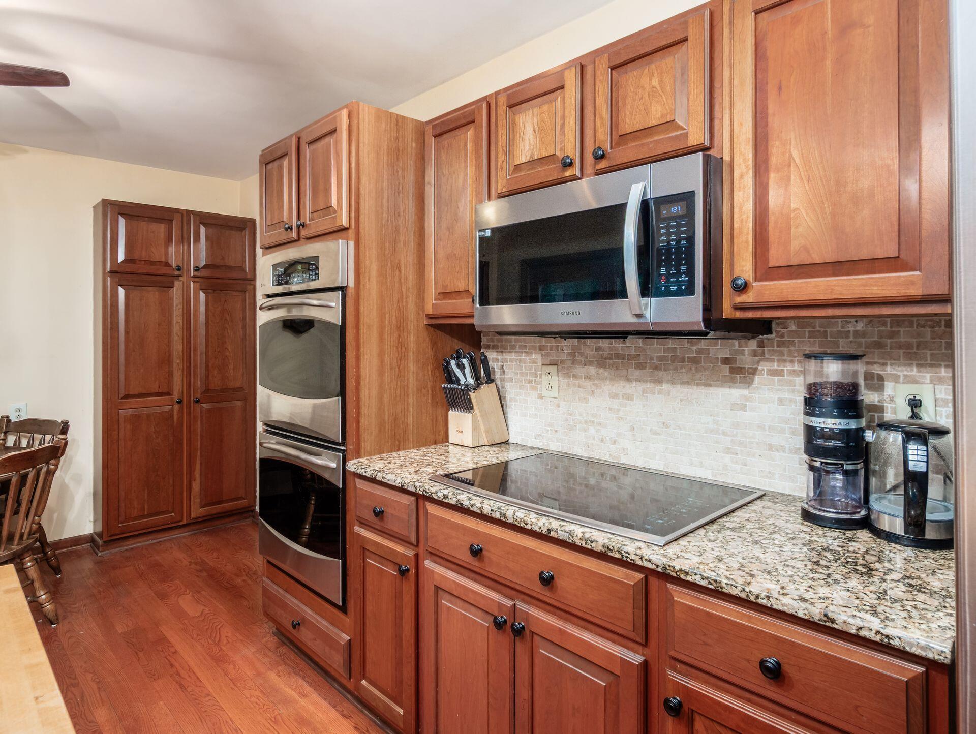 6107 Riverside Drive Property Photo 25