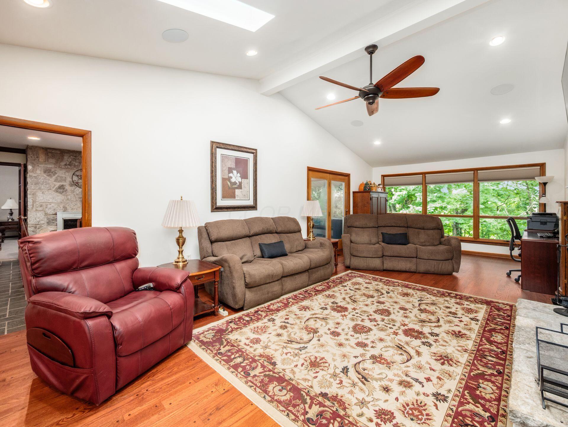 6107 Riverside Drive Property Photo 30