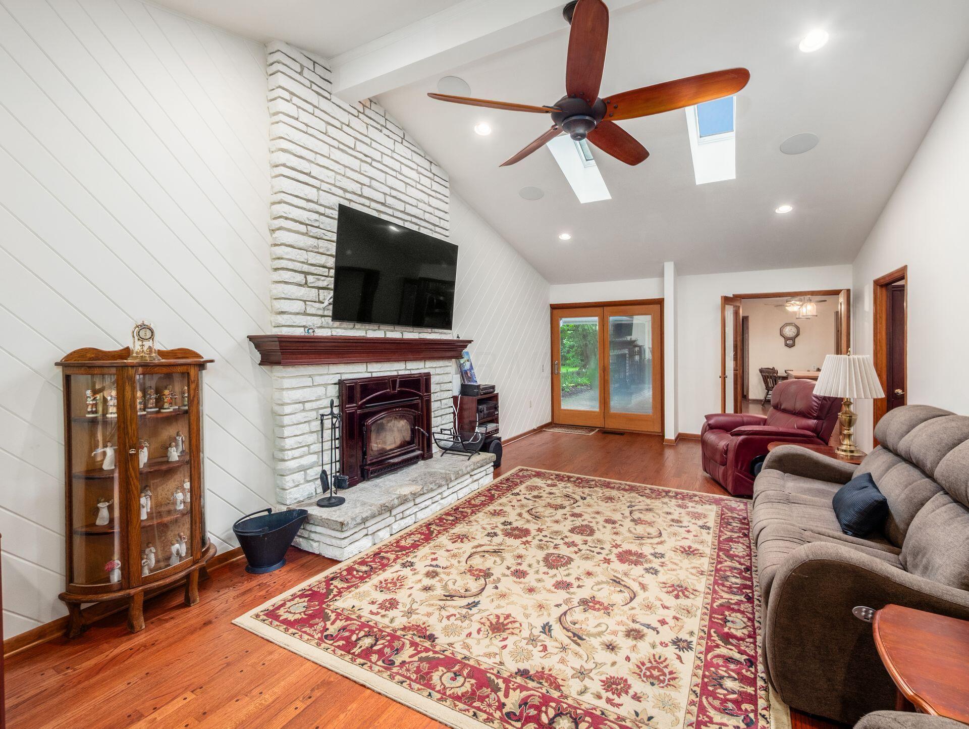 6107 Riverside Drive Property Photo 31