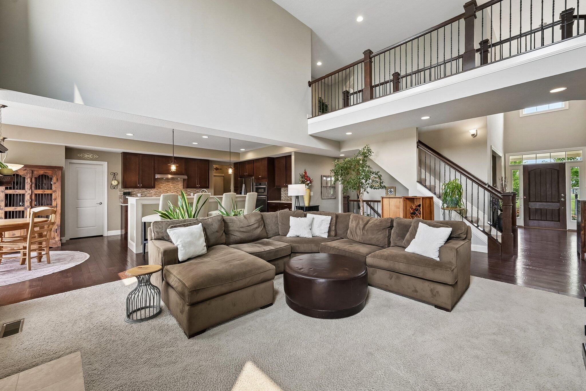 727 Regency Bend Property Photo 16