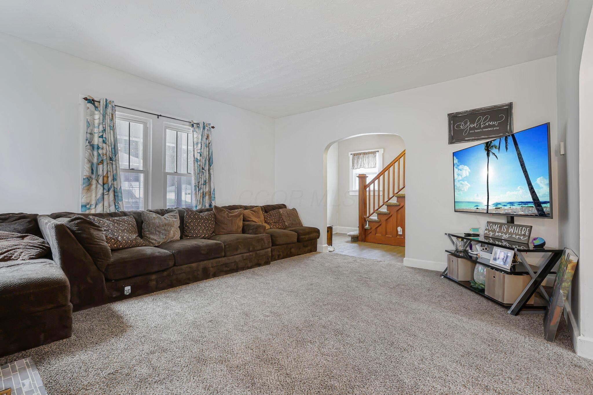 2122 Norwood Boulevard Property Photo 6