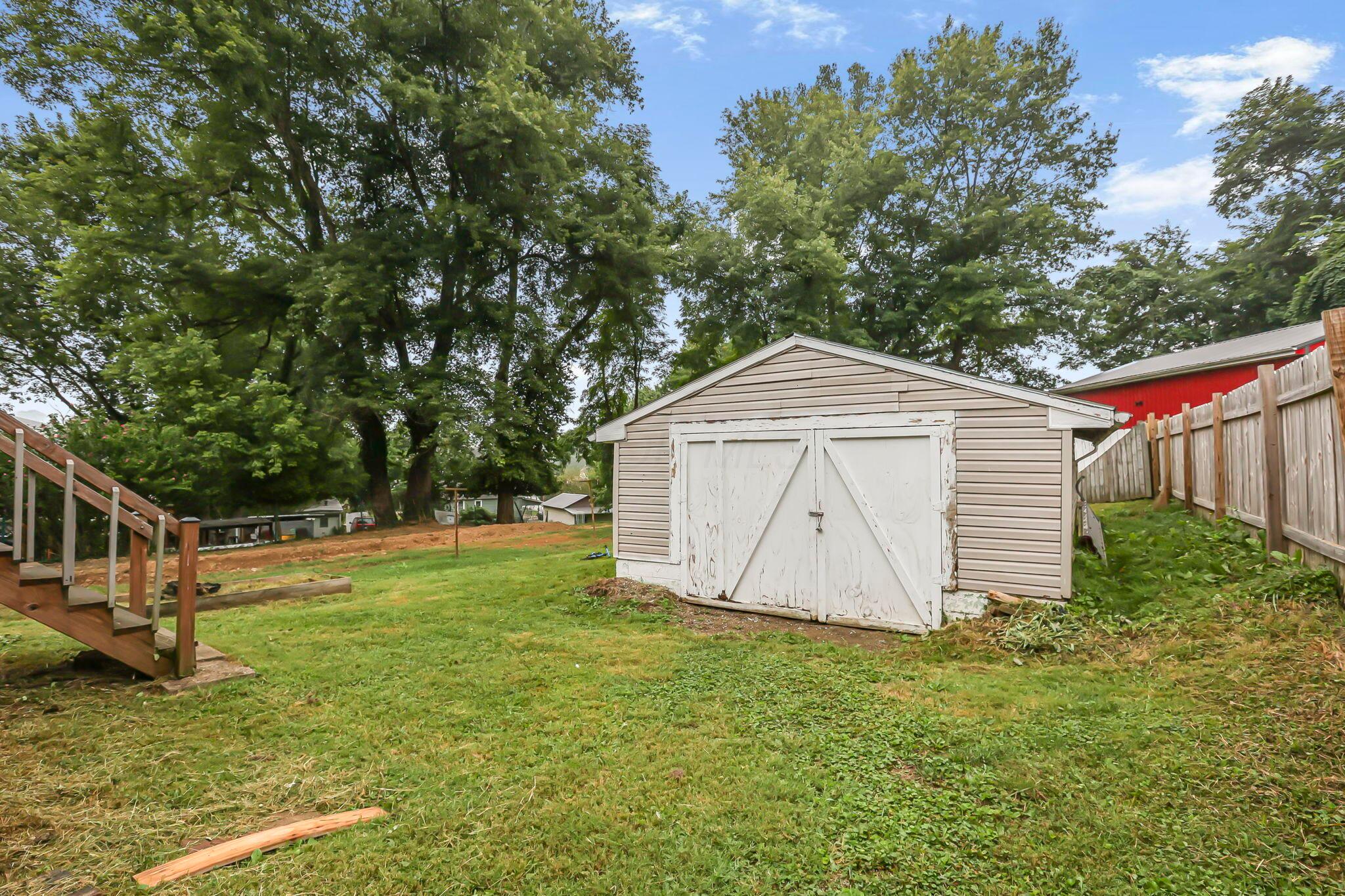2122 Norwood Boulevard Property Photo 19
