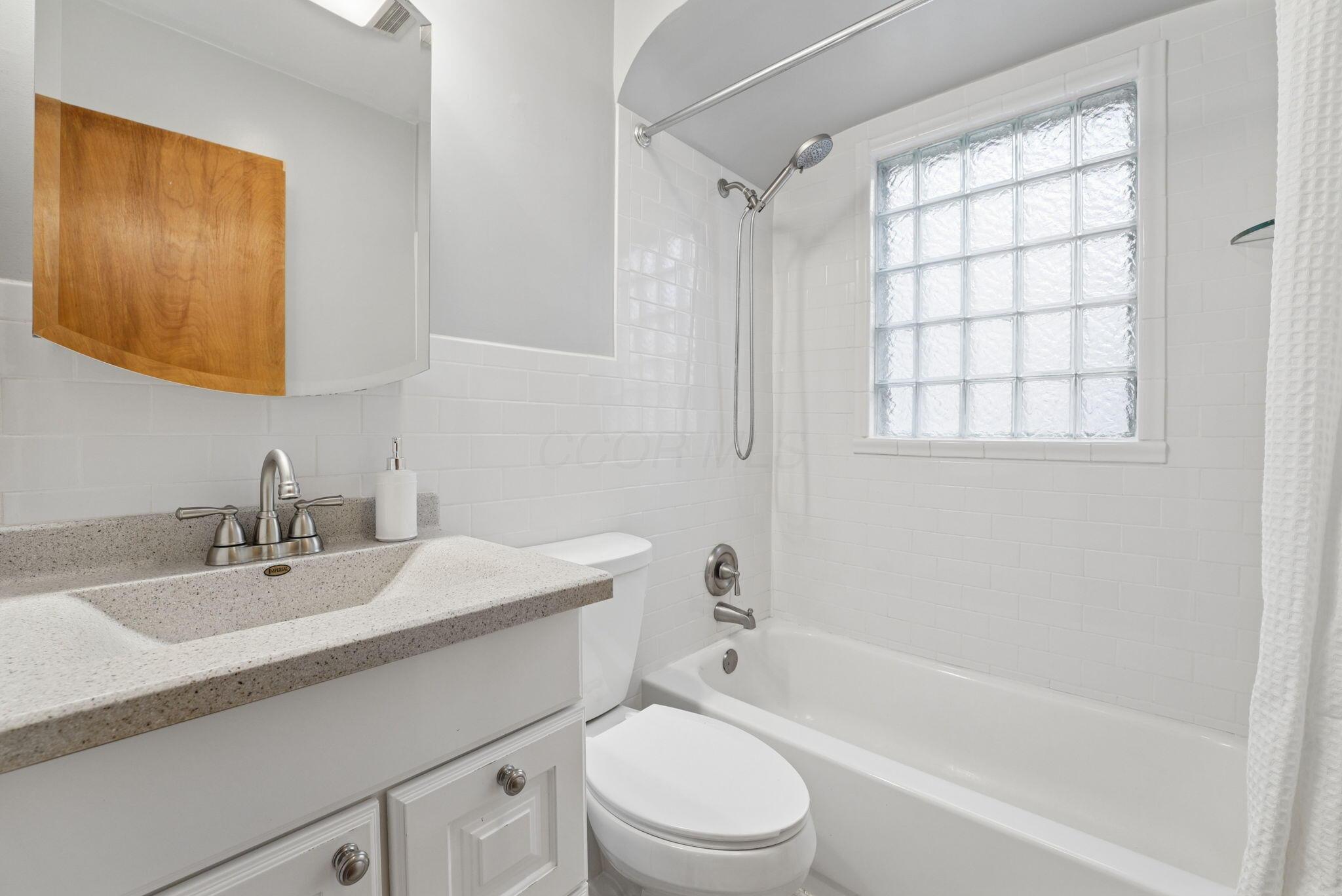 559 E Beechwold Boulevard Property Photo 20