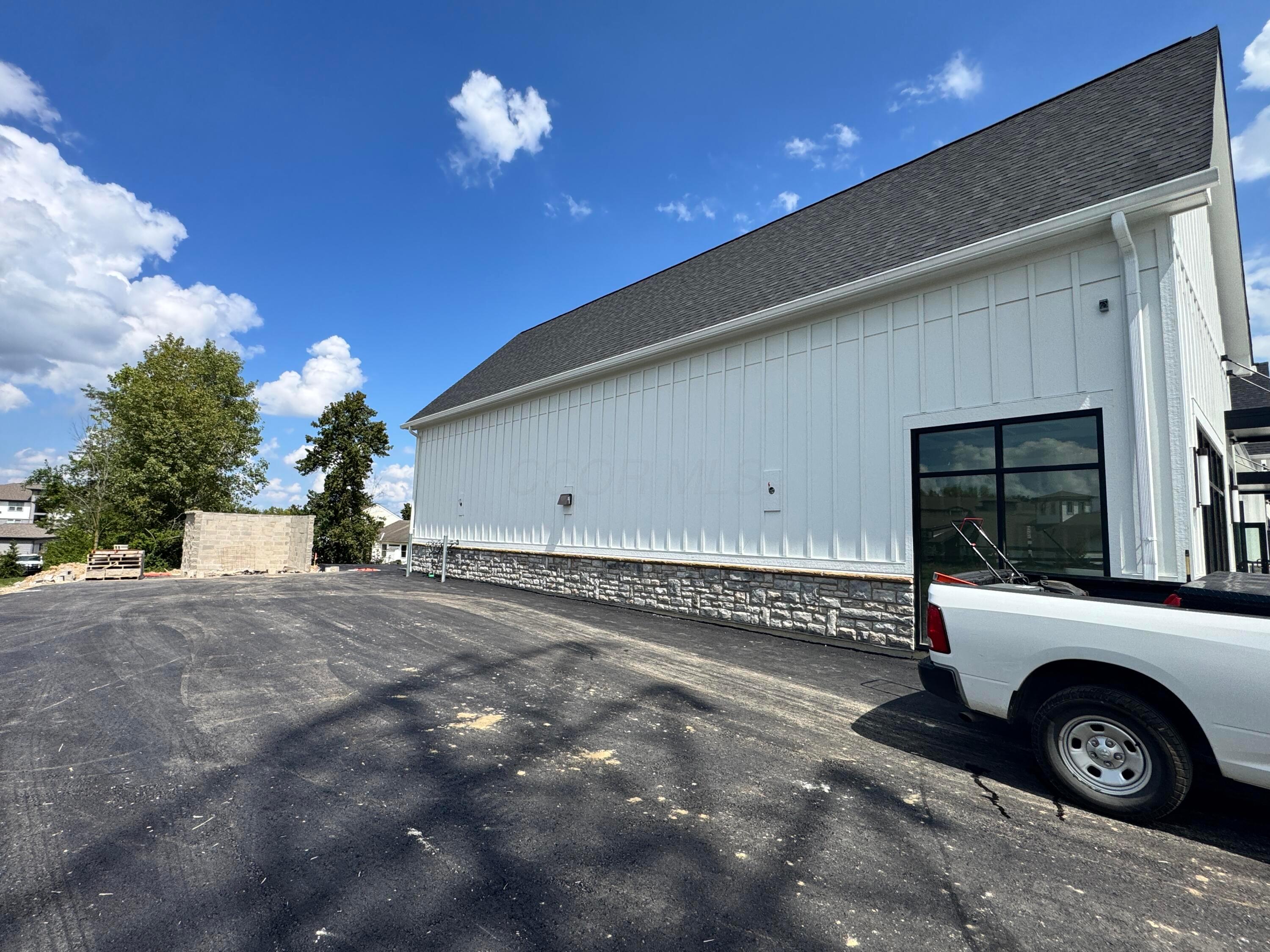 4662-4668 Hall Road Property Photo 14