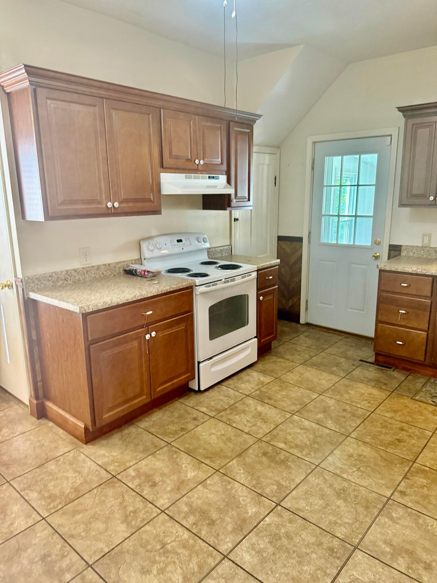 414 E Mound Street Property Photo 5
